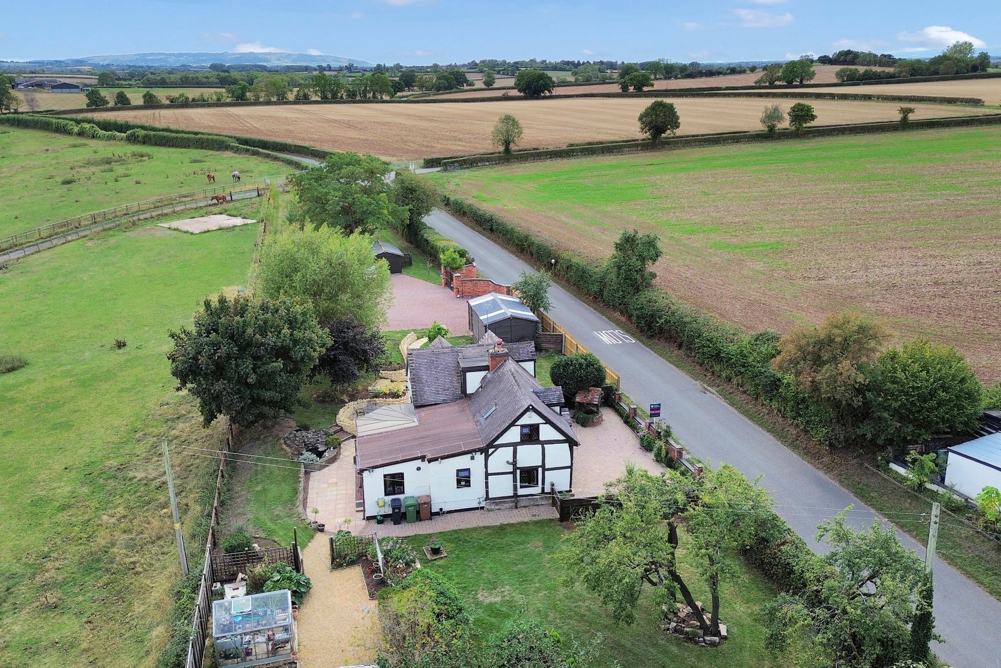 2 bed detached cottage for sale in Evesham Road, Worcester, WR7 