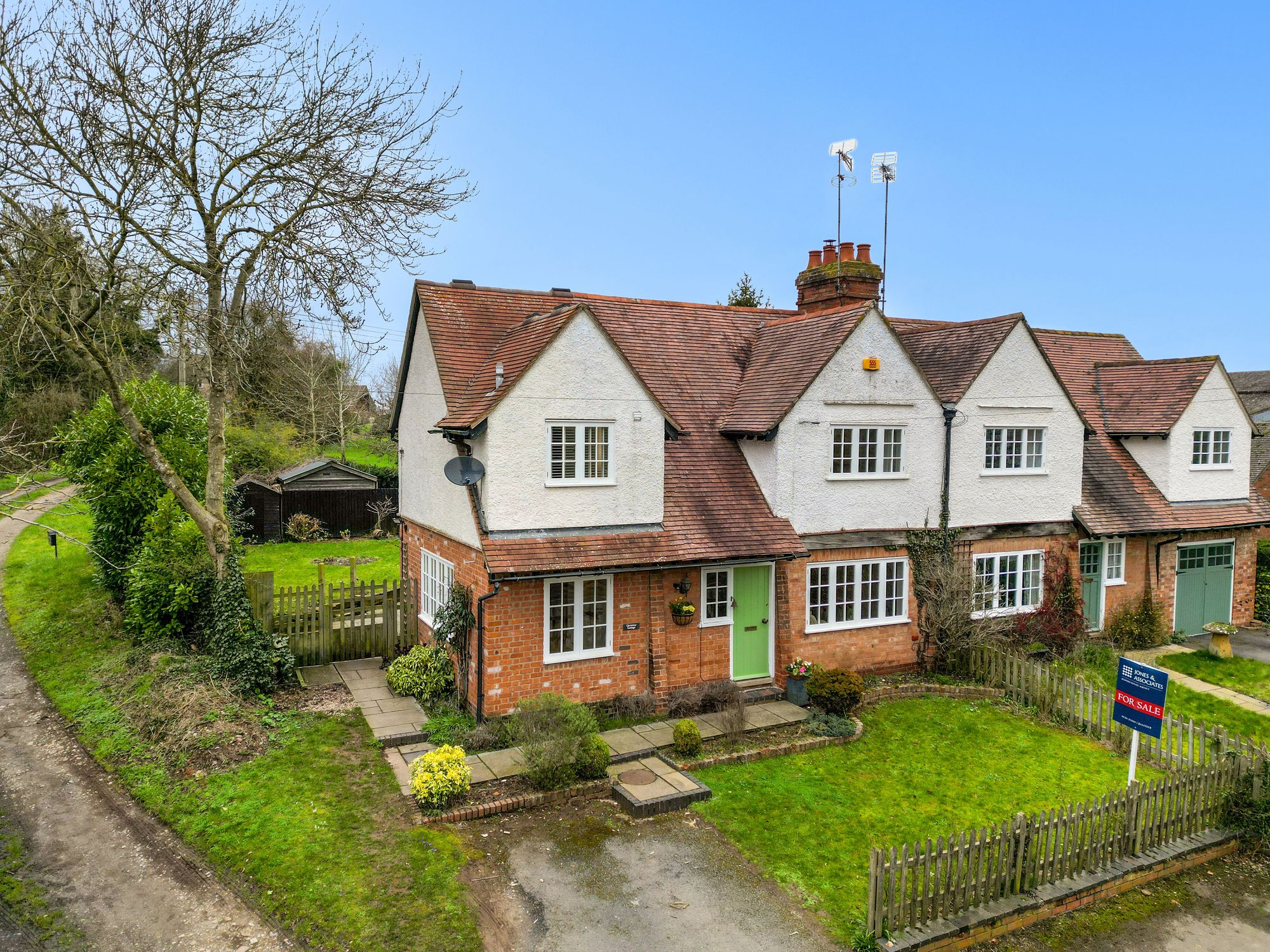 3 bed house for sale in Abbots Morton, Worcester  - Property Image 1