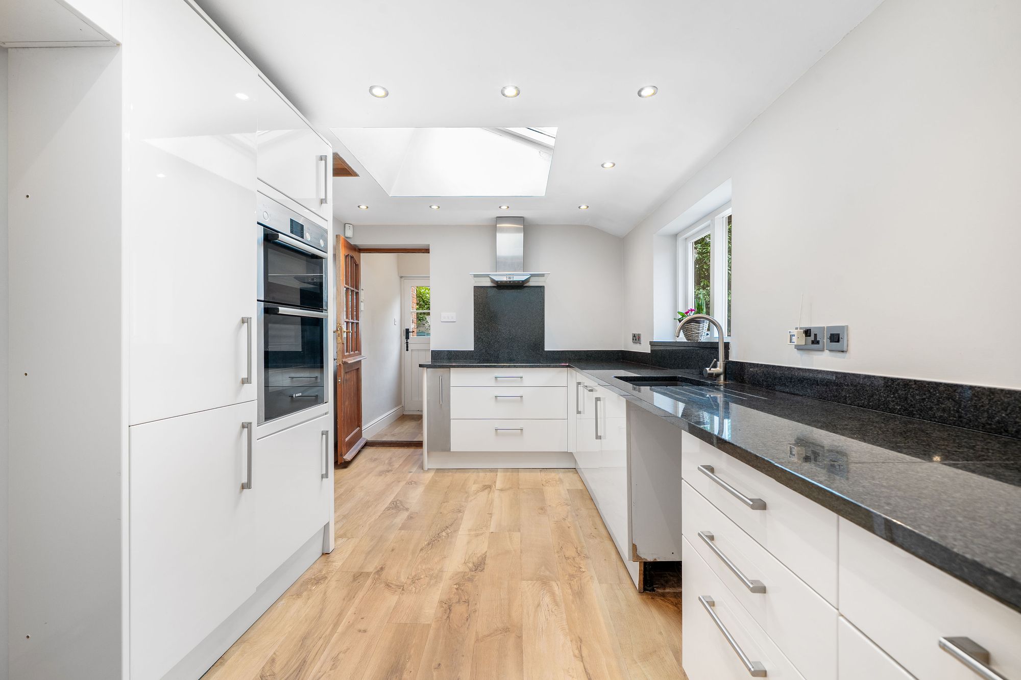 3 bed house for sale in Abbots Morton, Worcester 8