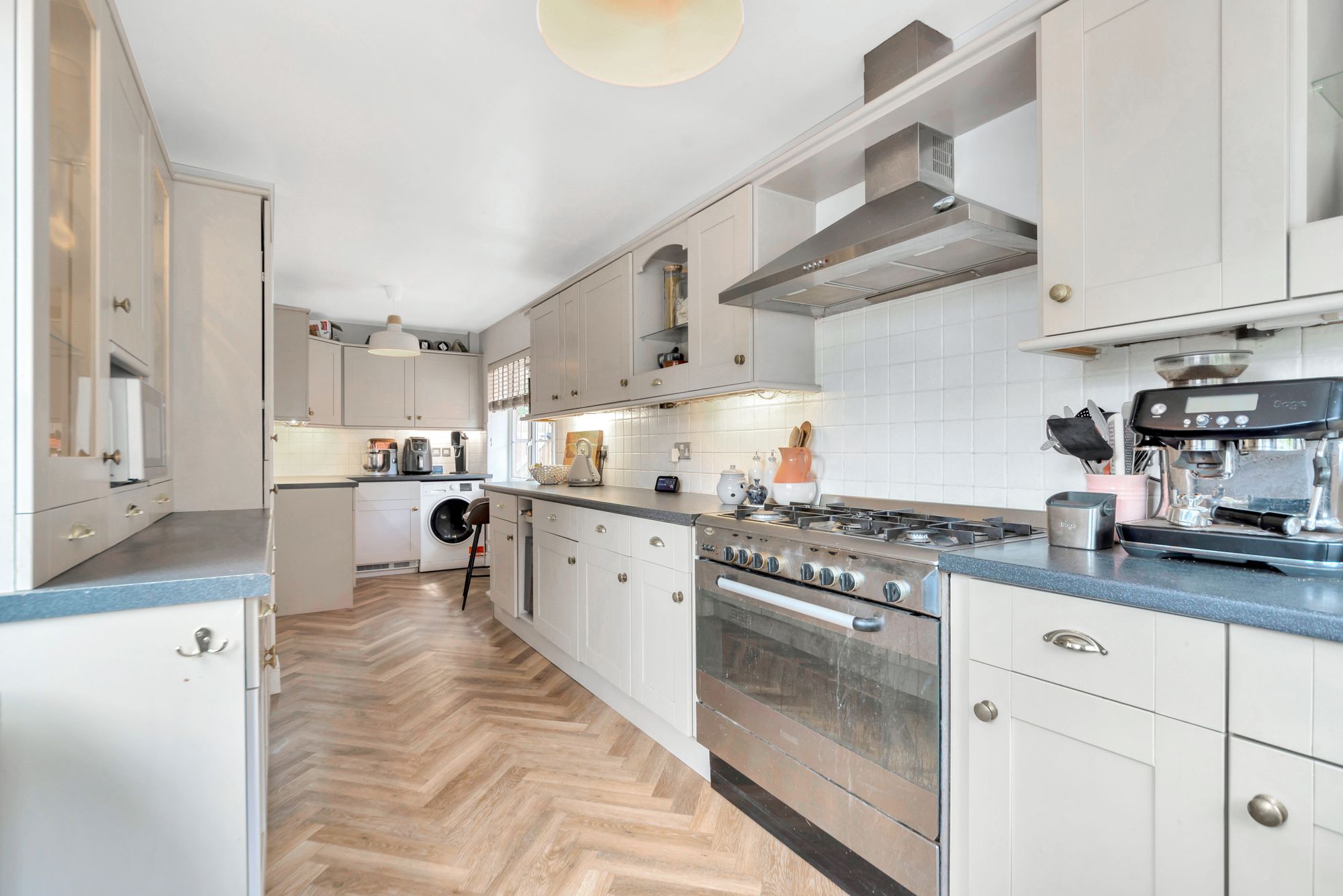 3 bed detached house for sale in Station Road, Pershore 2