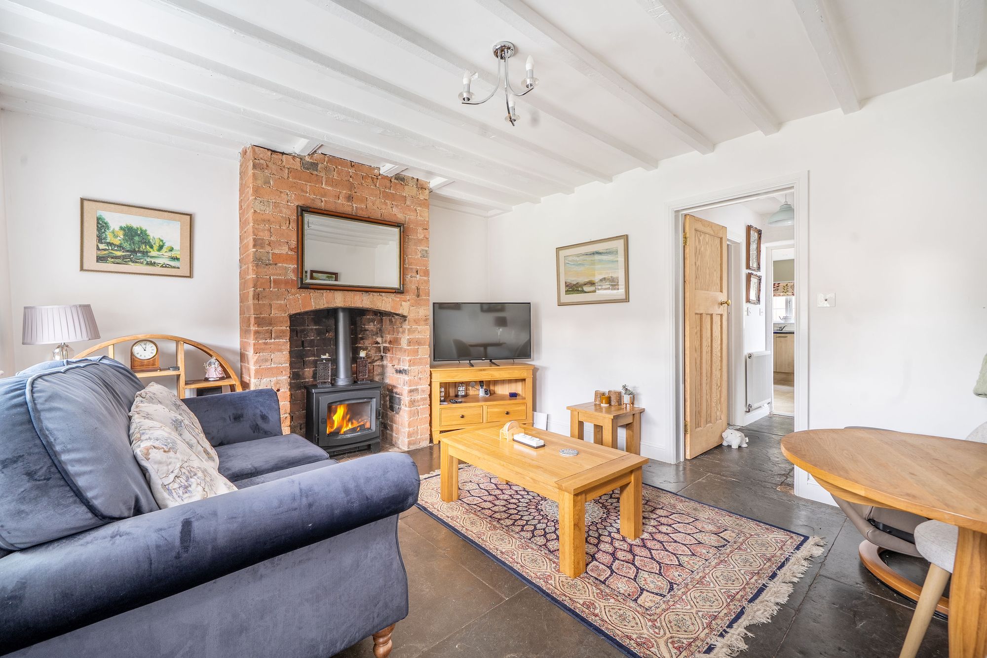 2 bed semi-detached cottage for sale in Farm Street, Pershore  - Property Image 3