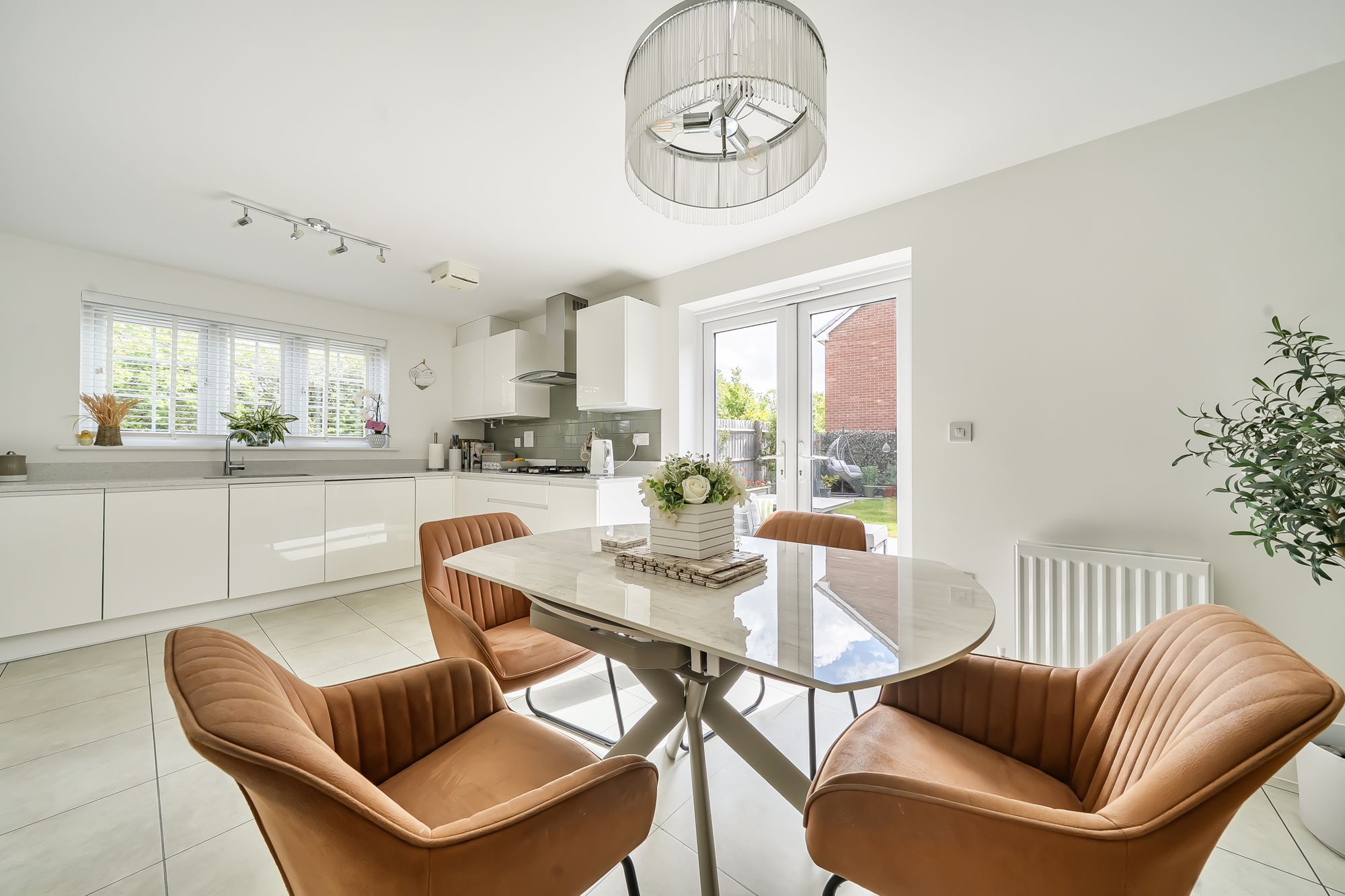 3 bed detached house for sale in Pear Tree Way, Pershore 2