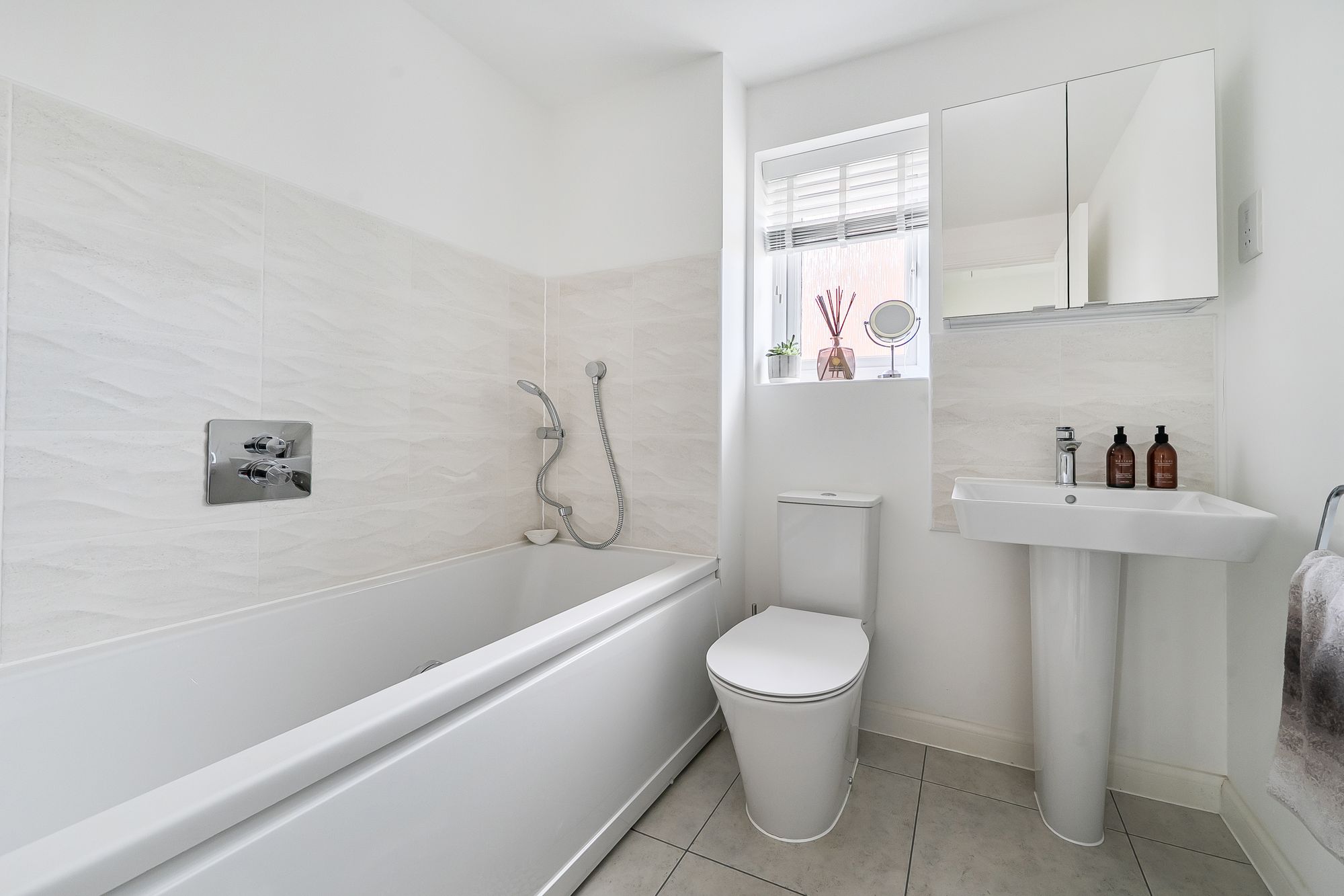 3 bed detached house for sale in Pear Tree Way, Pershore 13