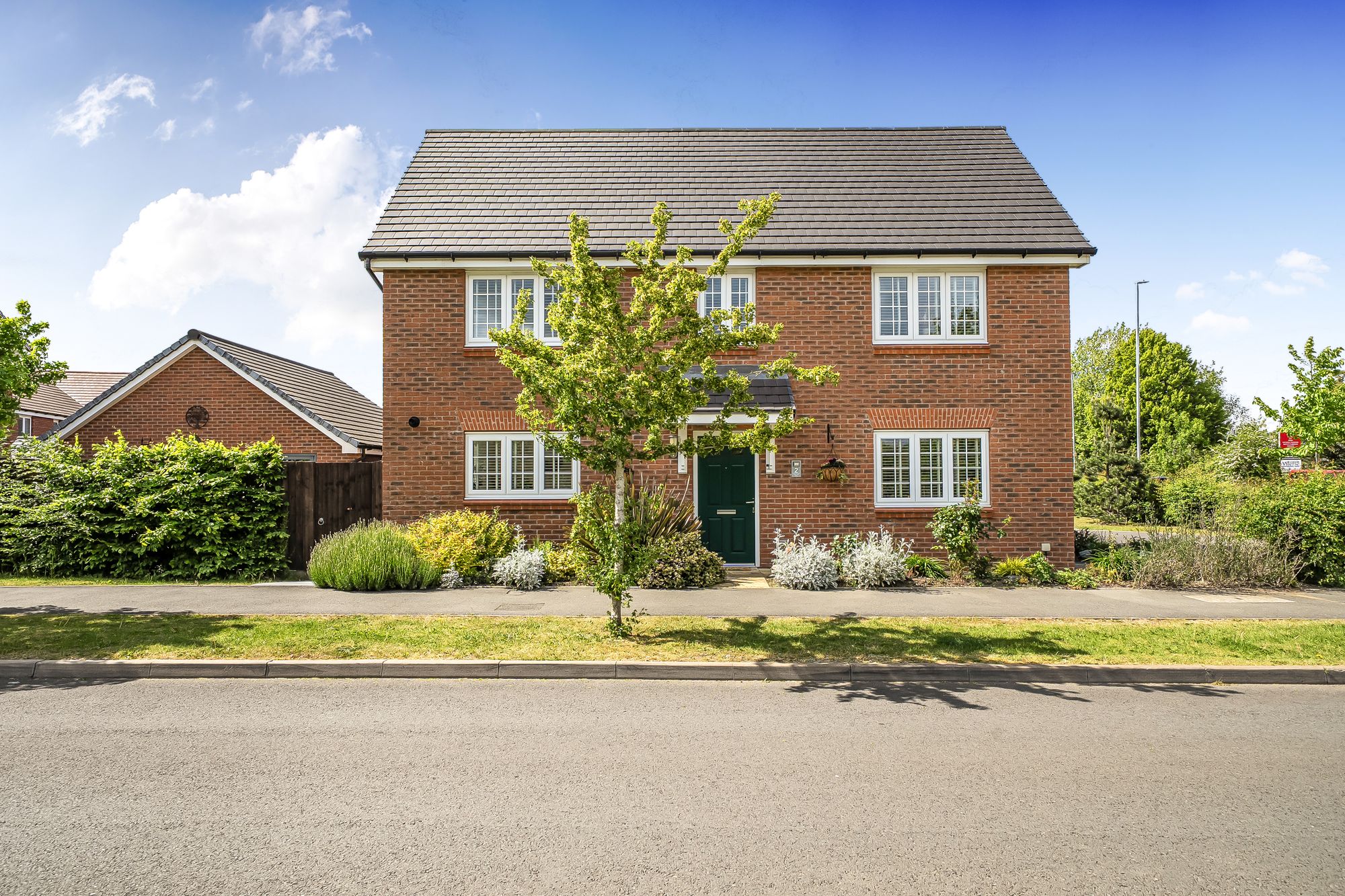 3 bed detached house for sale in Pear Tree Way, Pershore - Property Image 1