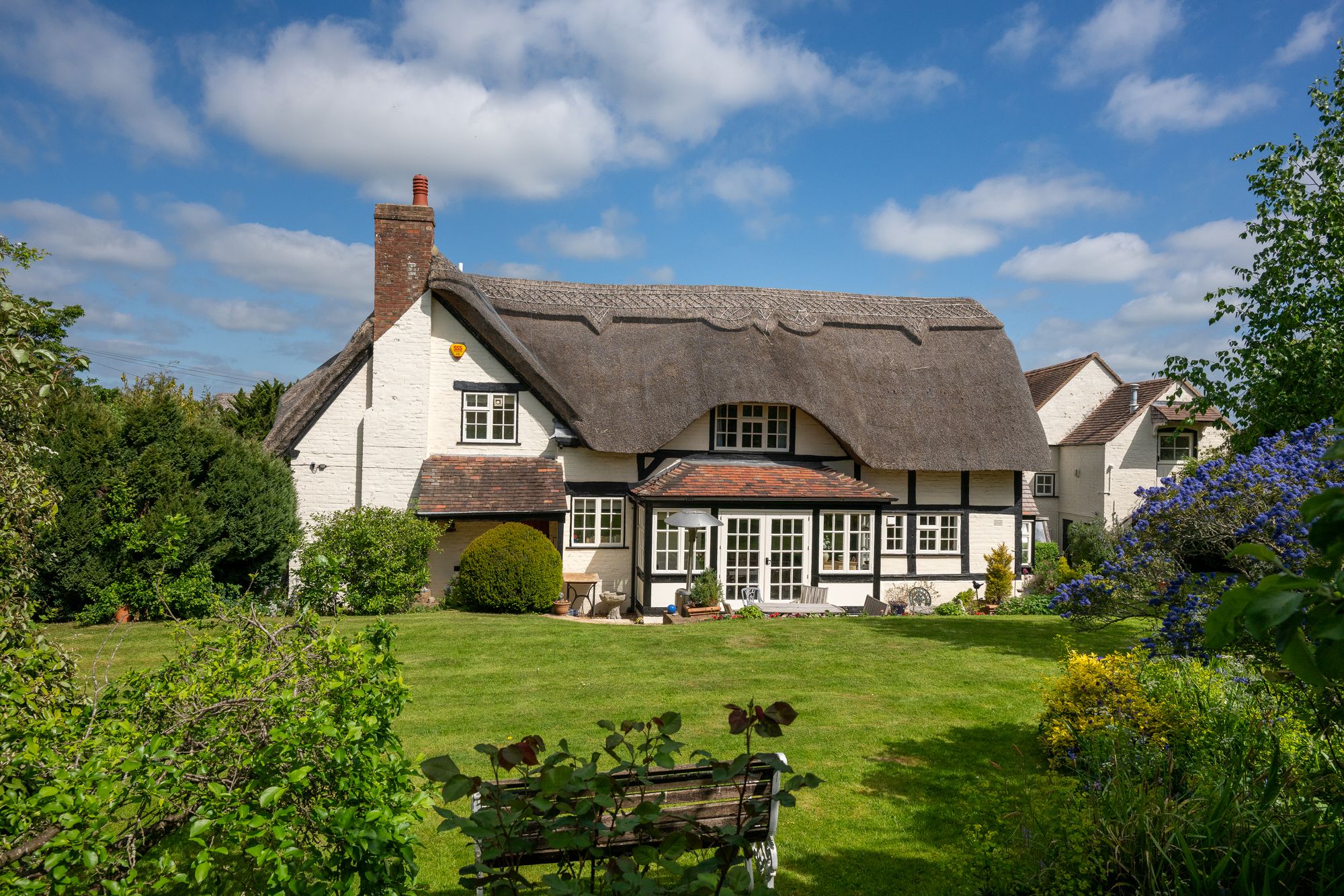 5 bed detached house for sale in Great Comberton, Pershore 1