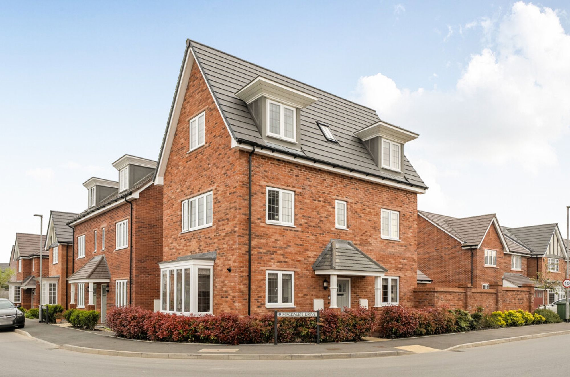 4 bed detached house for sale in Magdalen Drive, Evesham  - Property Image 1