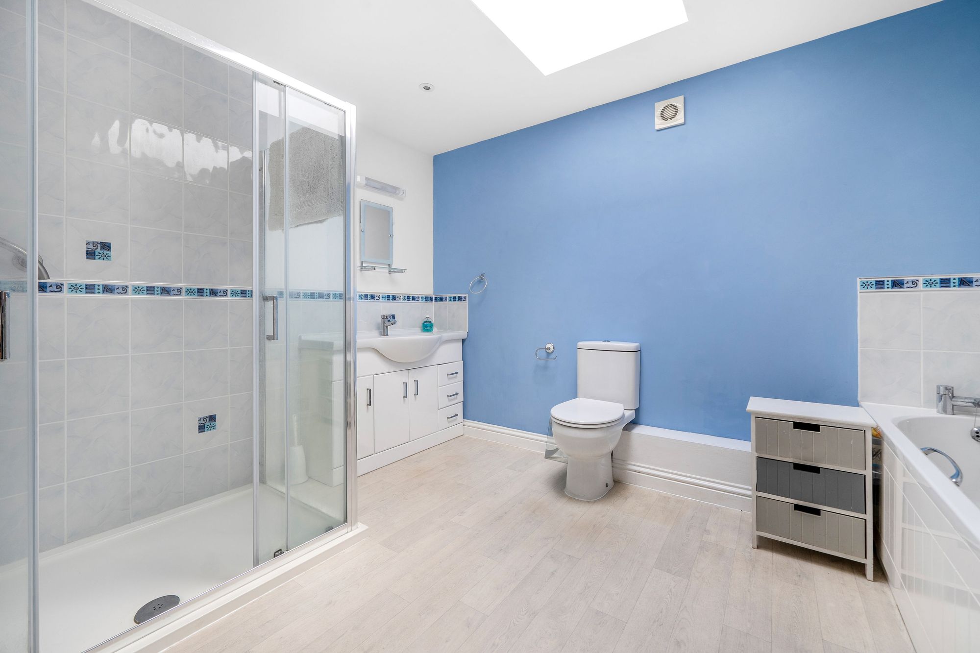 4 bed detached bungalow for sale in Nogains, Pershore 9