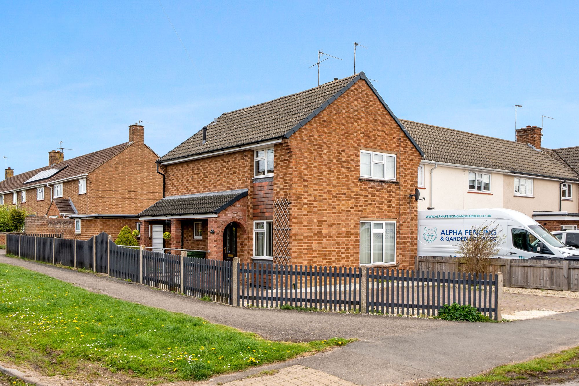 3 bed end of terrace house for sale in Mayfield Road, Pershore - Property Image 1
