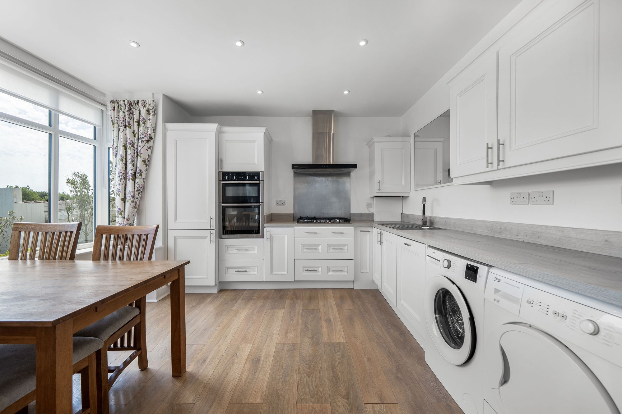 4 bed detached bungalow for sale in Timberdine Avenue, Worcester 8