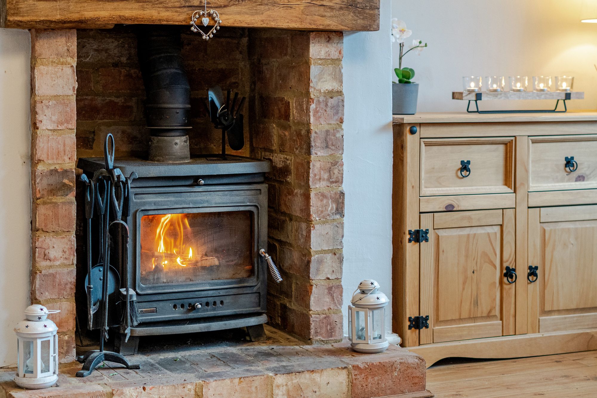 3 bed semi-detached house for sale in Chestnut Close, Pershore 6