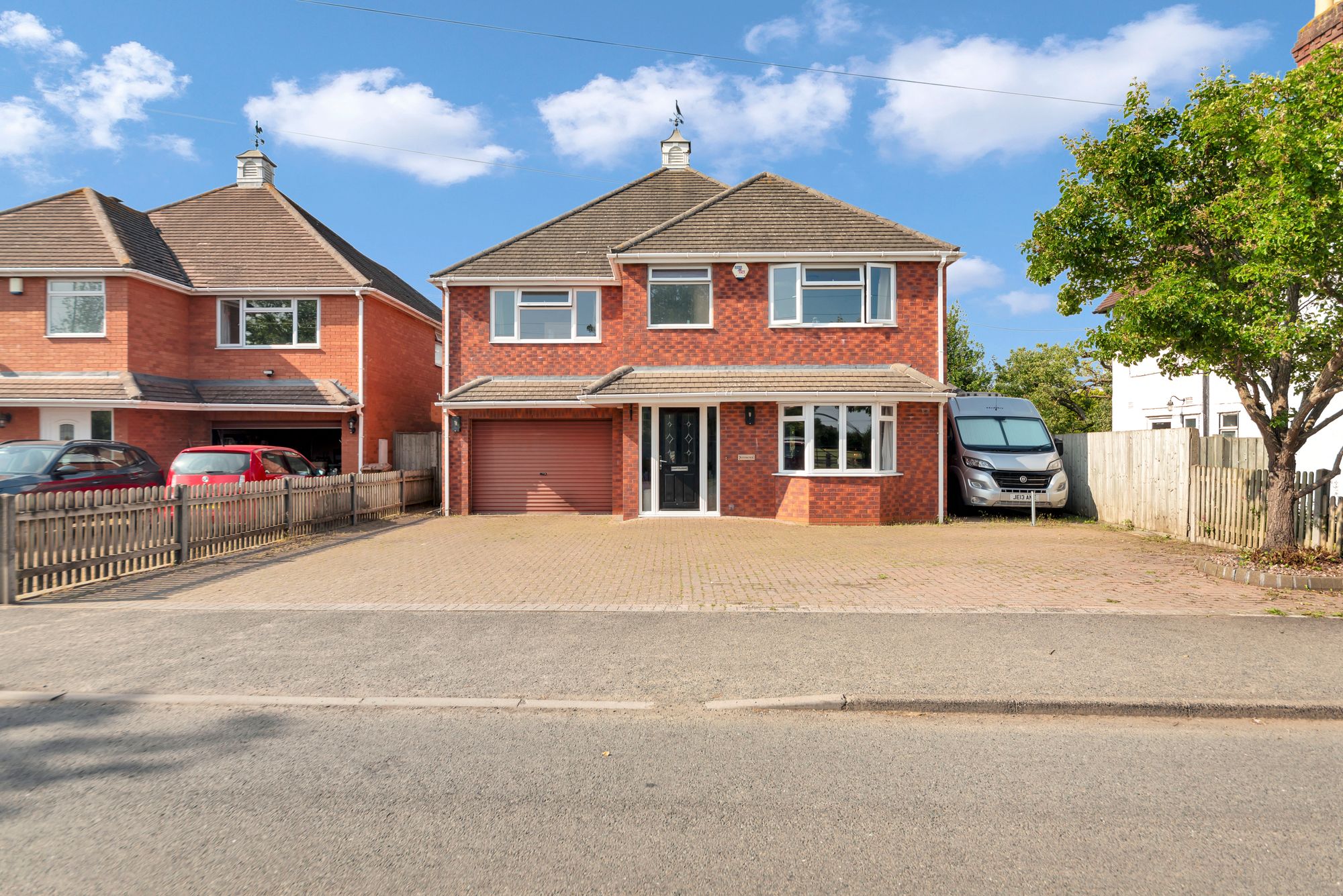 5 bed detached house for sale in Walcot Lane, Pershore - Property Image 1
