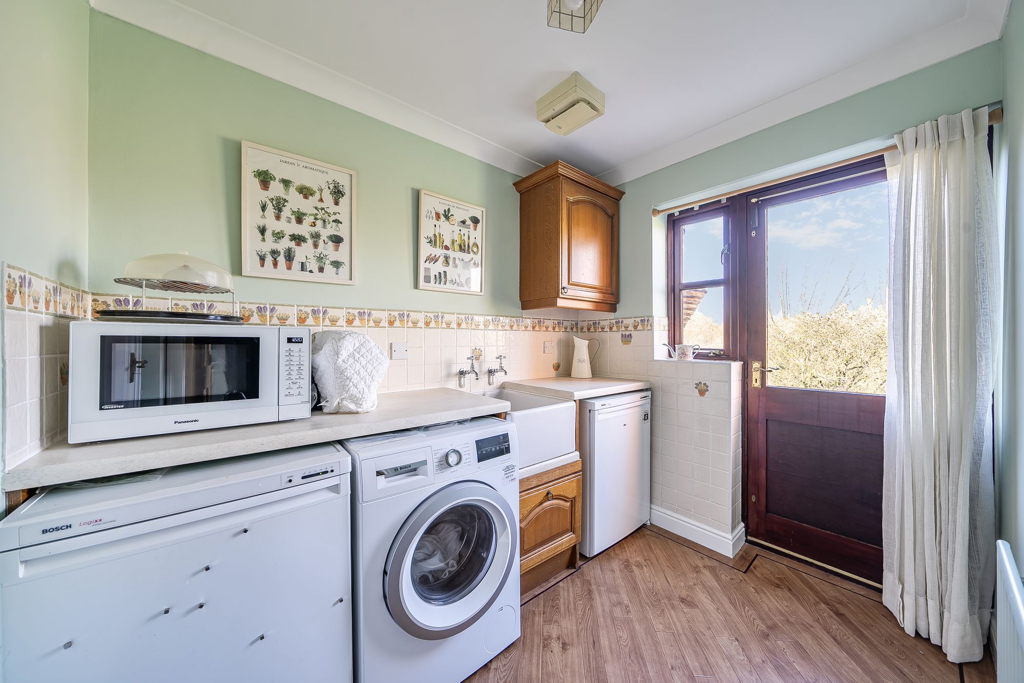 4 bed detached house for sale in Willow Bank, Pershore 3