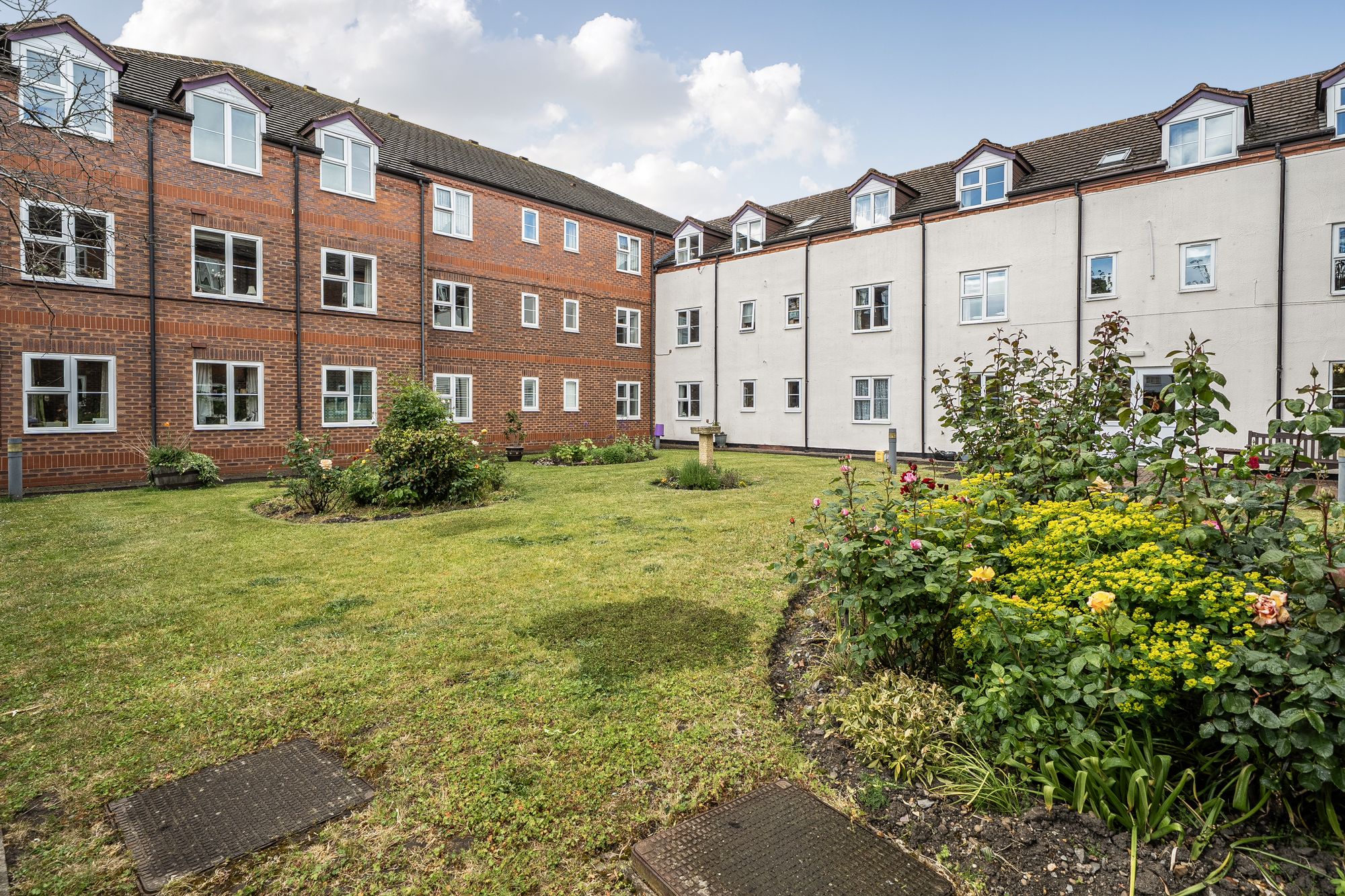 2 bed flat for sale in Ganderton Court, Pershore 12