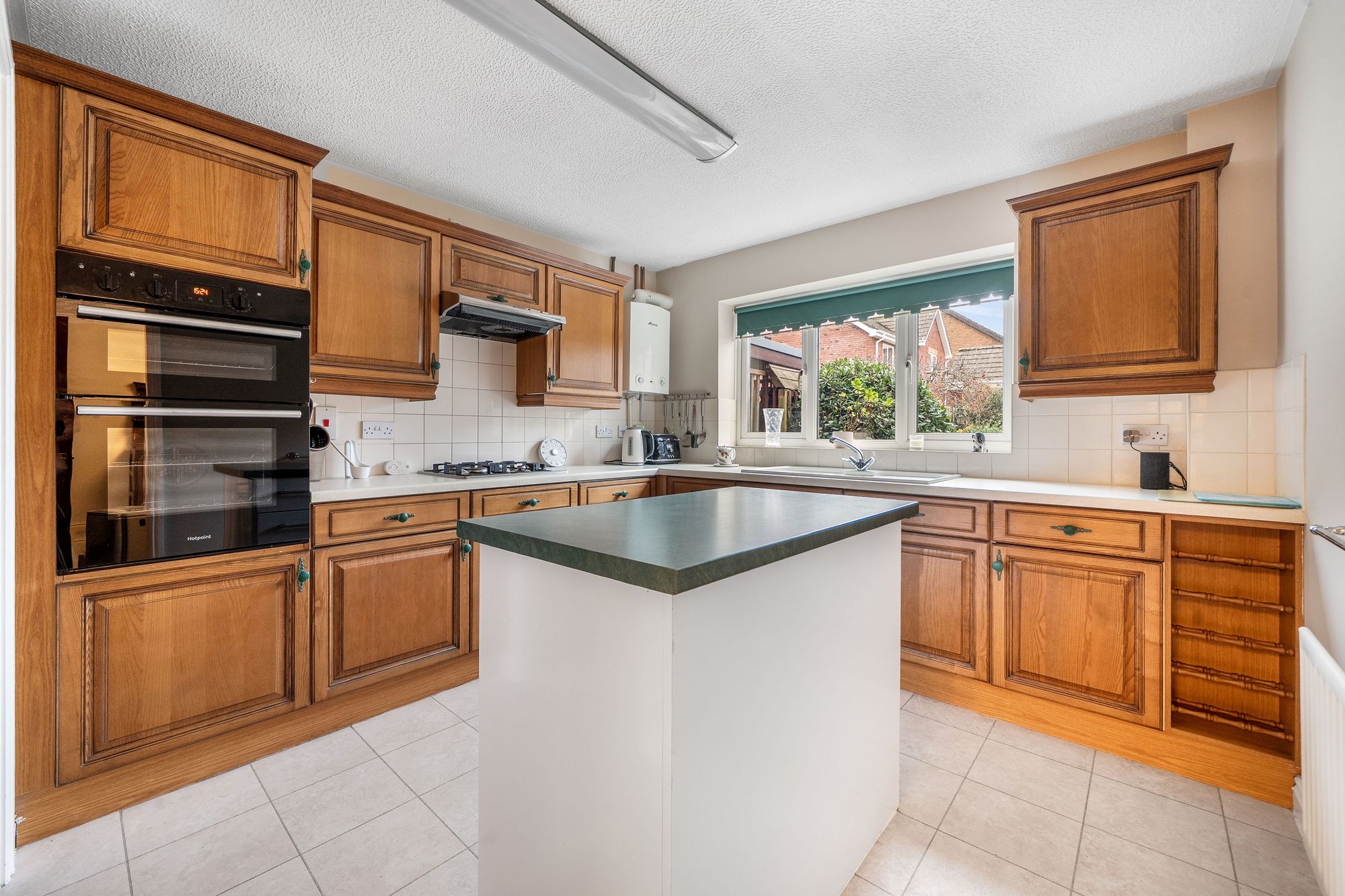 4 bed detached house for sale in Defford Road, Pershore 1