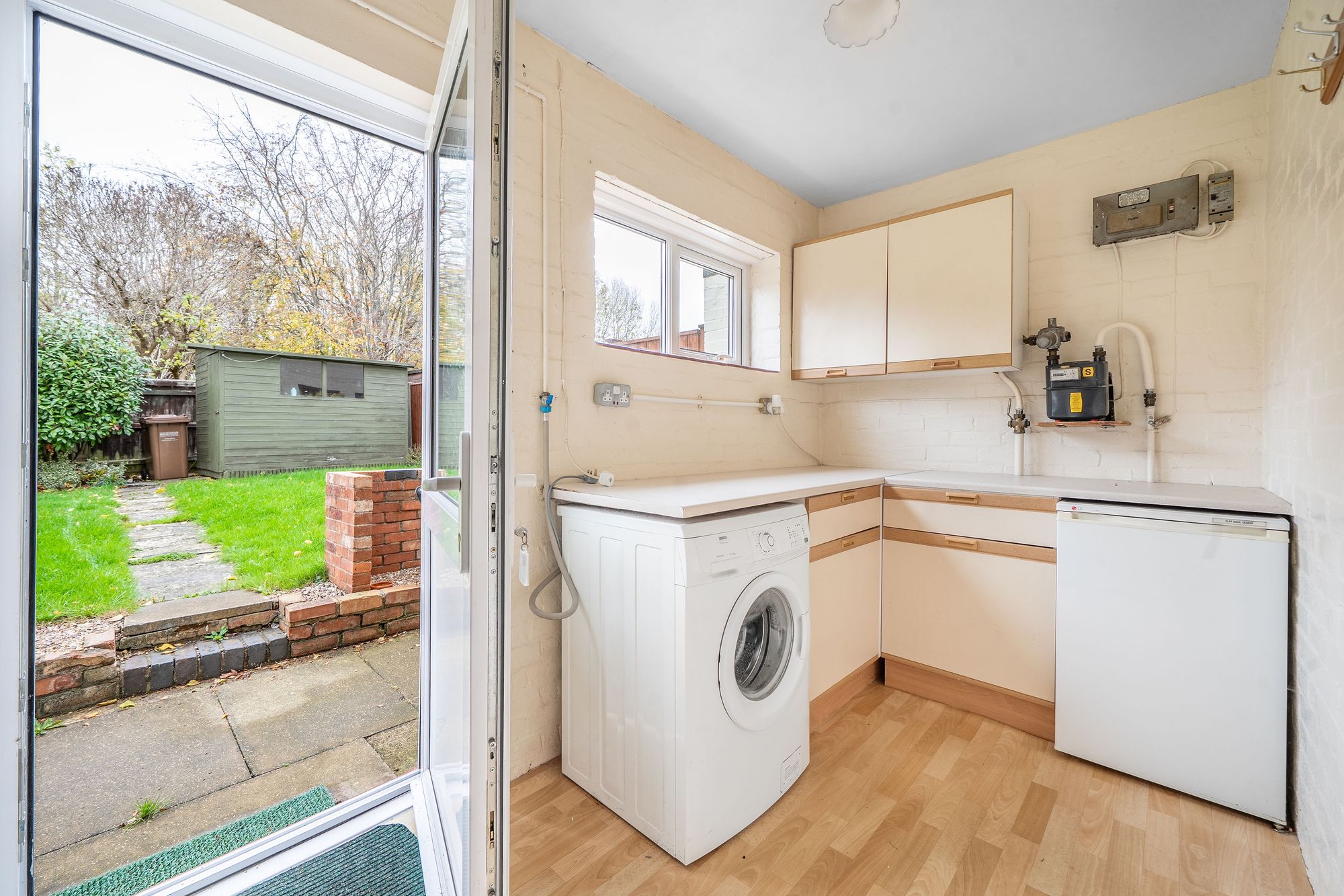 3 bed mid-terraced house for sale in Hands Orchard, Pershore 4