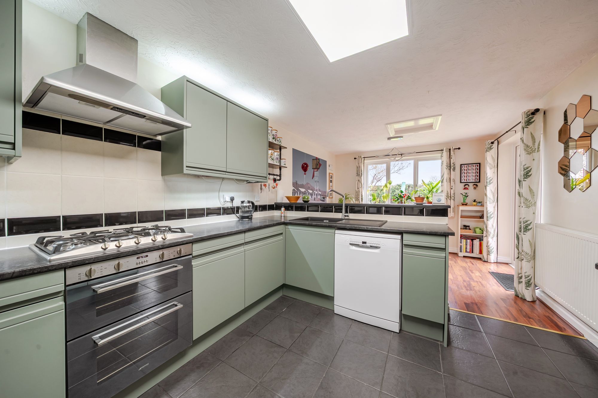 4 bed detached house for sale in Gibbs Close, Pershore  - Property Image 3