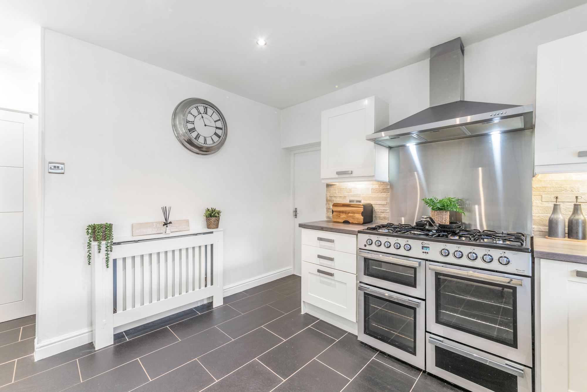 3 bed link detached house for sale in Keepers Close, Pershore 4