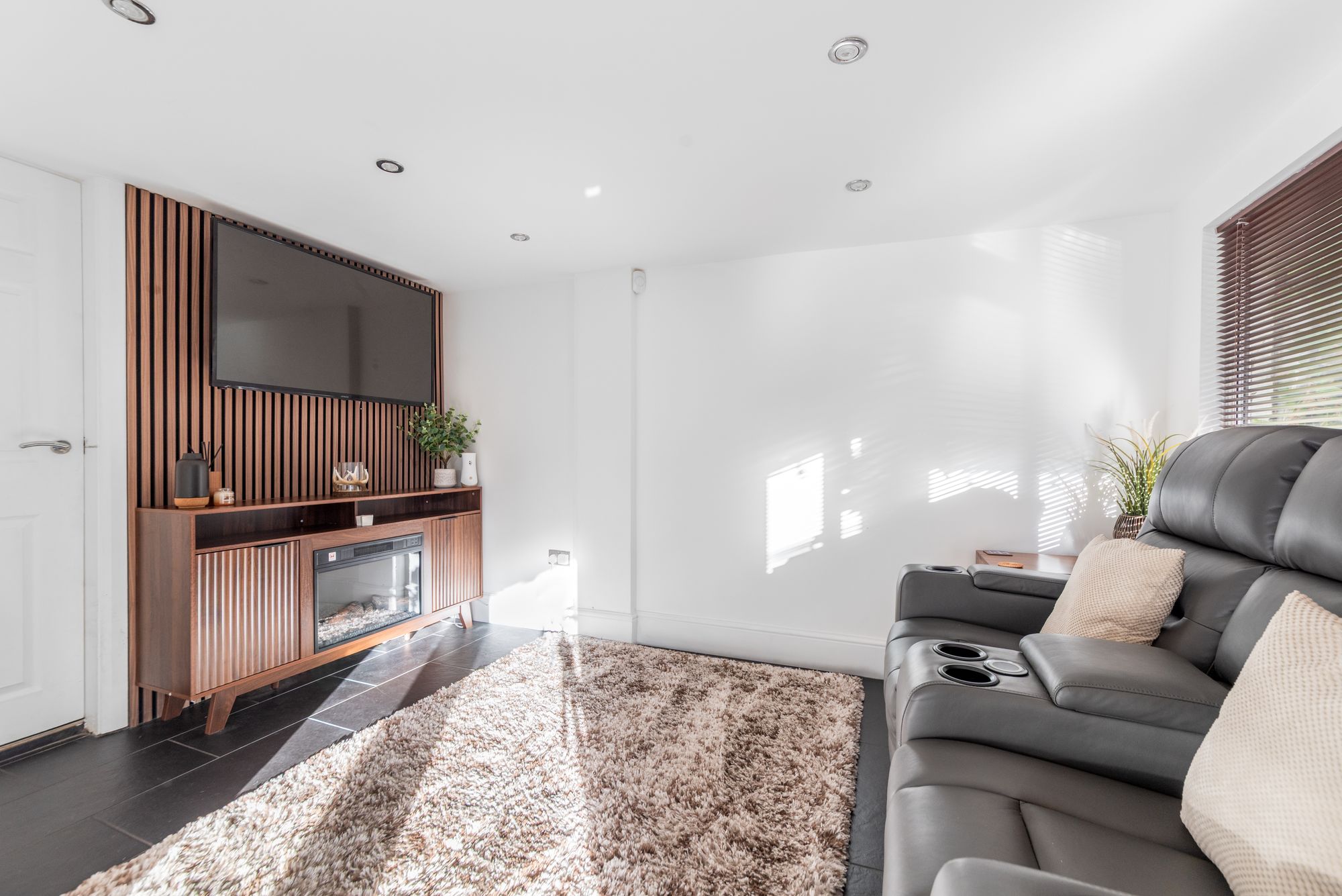 3 bed link detached house for sale in Keepers Close, Pershore 11