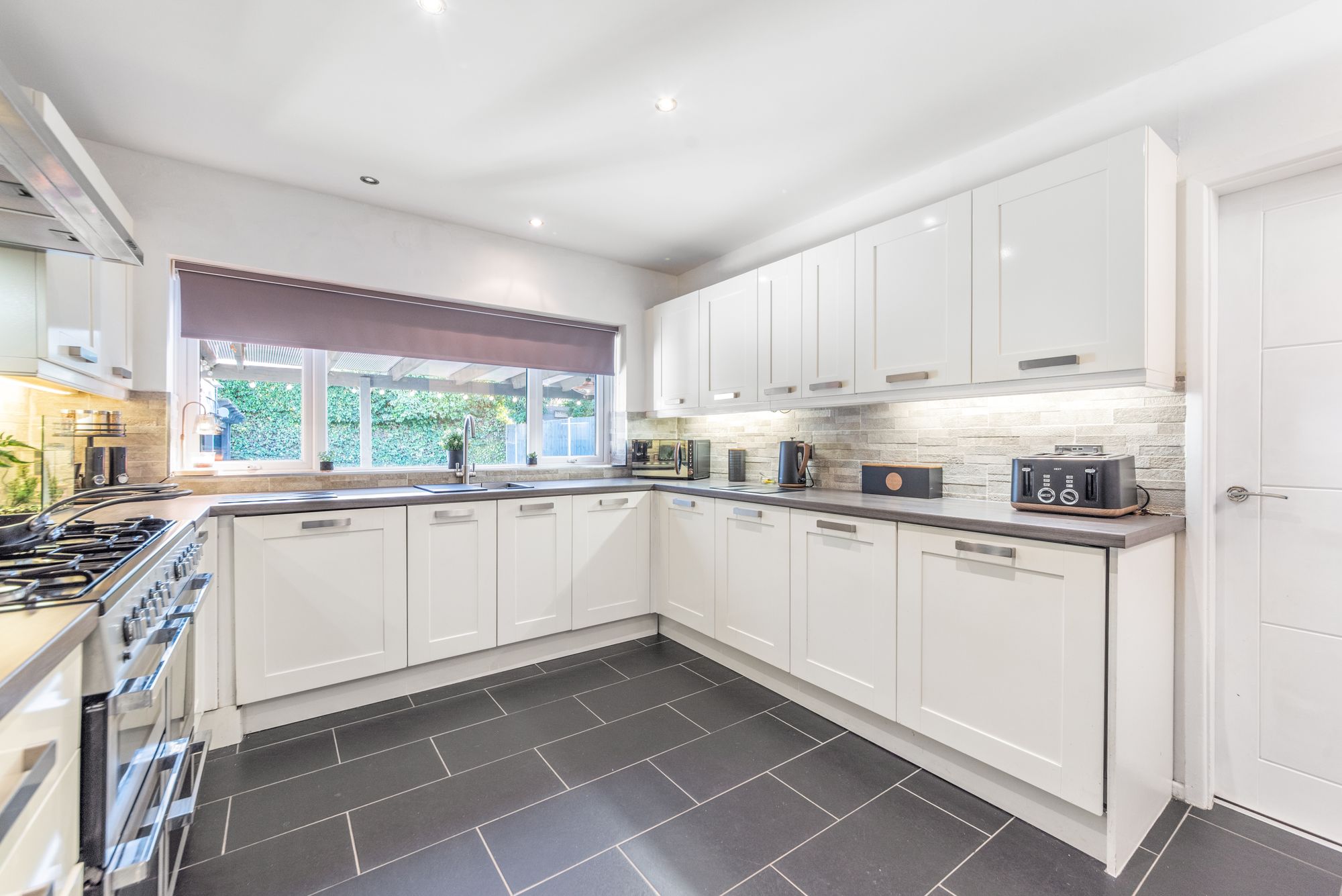 3 bed link detached house for sale in Keepers Close, Pershore  - Property Image 6