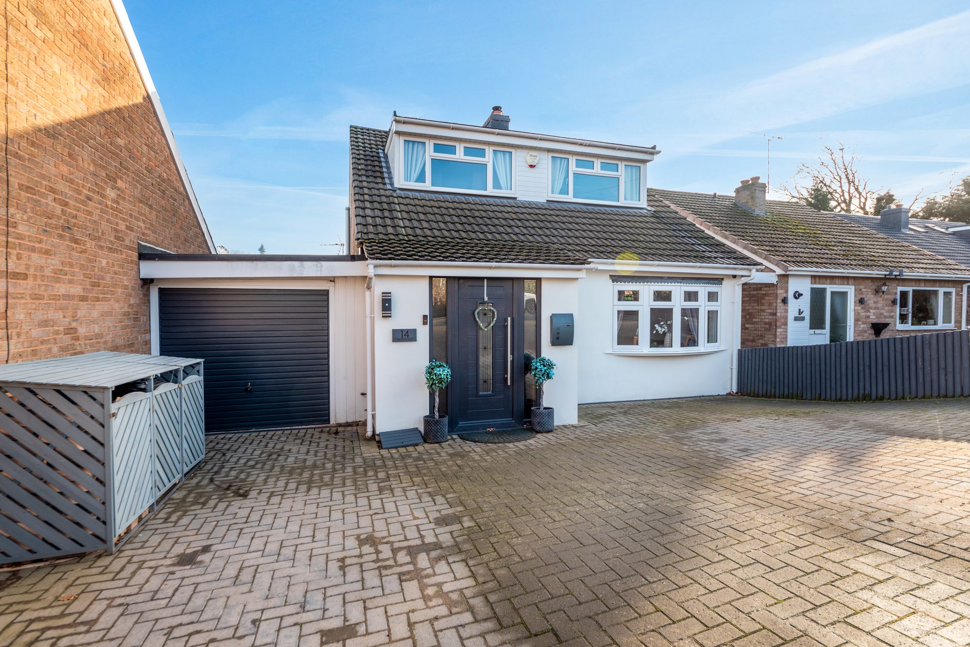 3 bed link detached house for sale in Keepers Close, Pershore  - Property Image 1