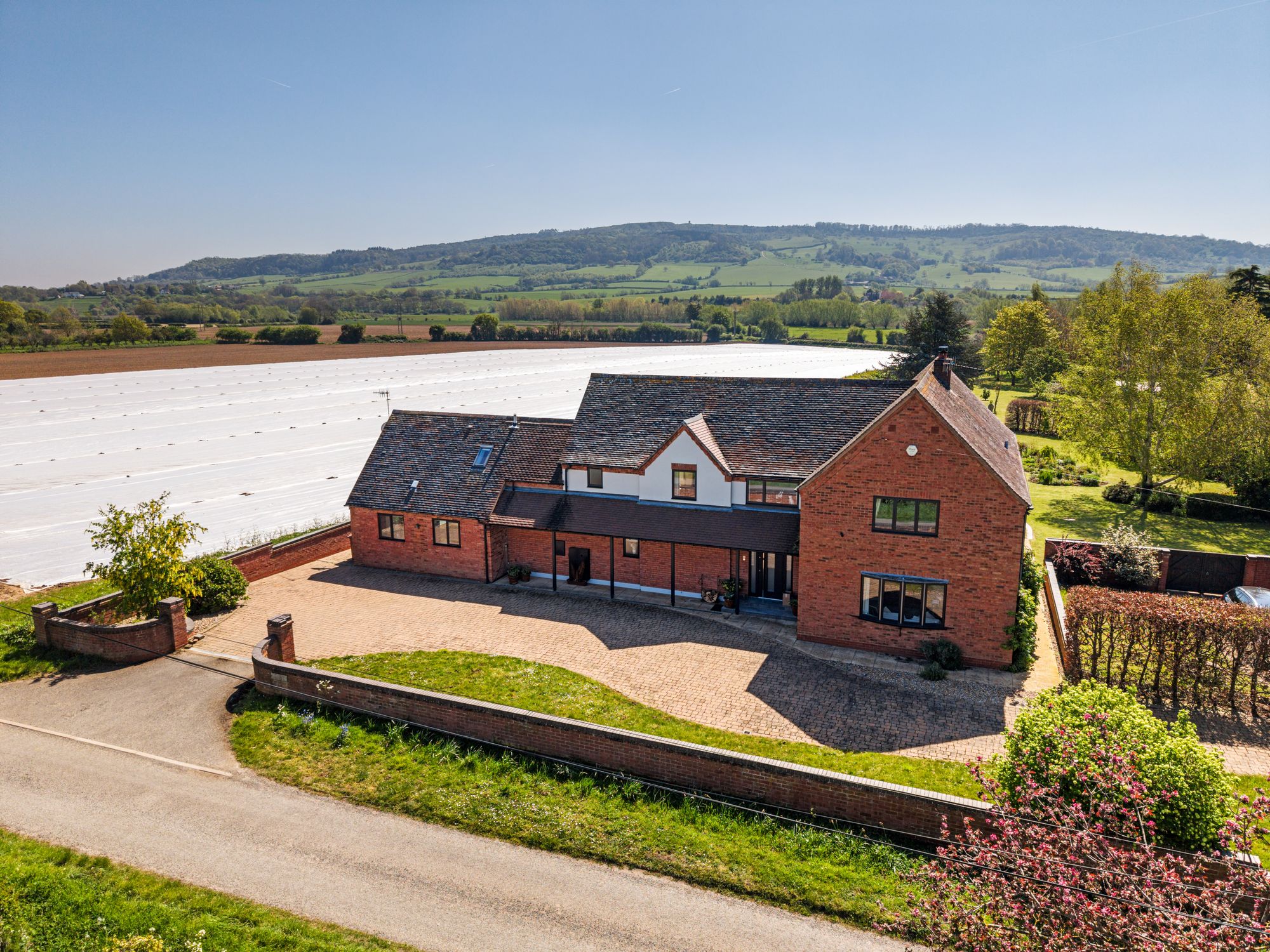 5 bed detached house for sale in Lower End, Pershore - Property Image 1