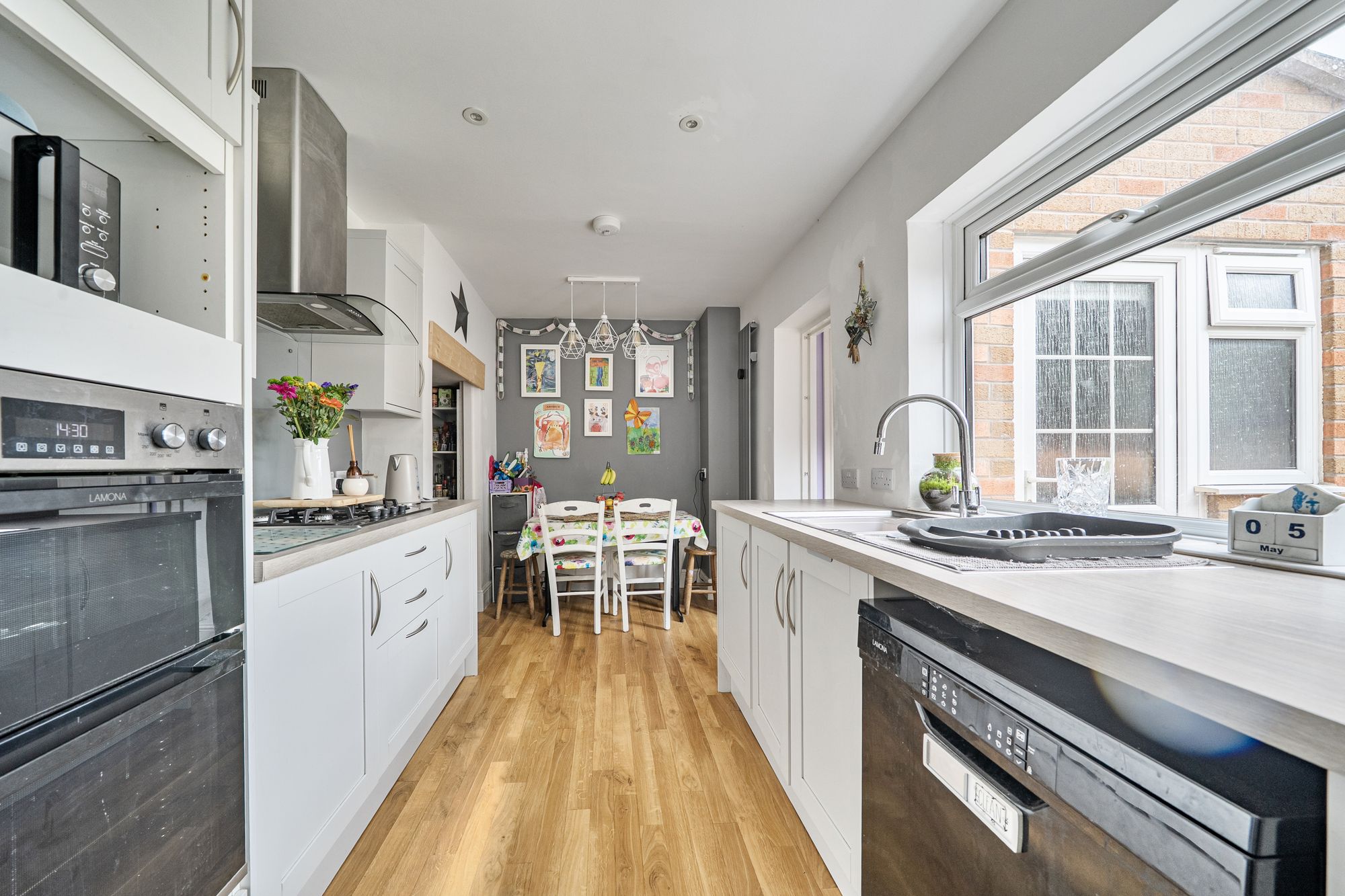 3 bed end of terrace house for sale in Fountain Gardens, Evesham  - Property Image 2