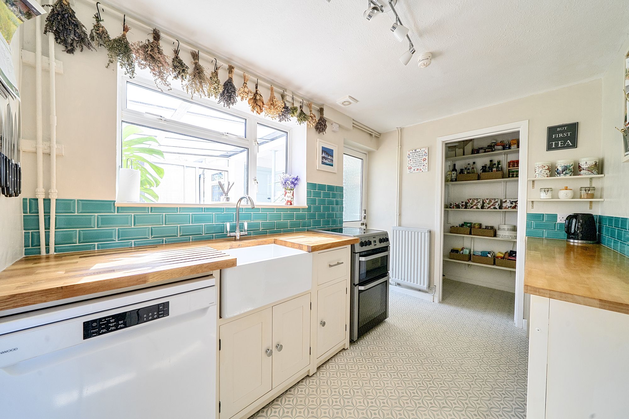 3 bed terraced house for sale in Hands Orchard, Pershore 1