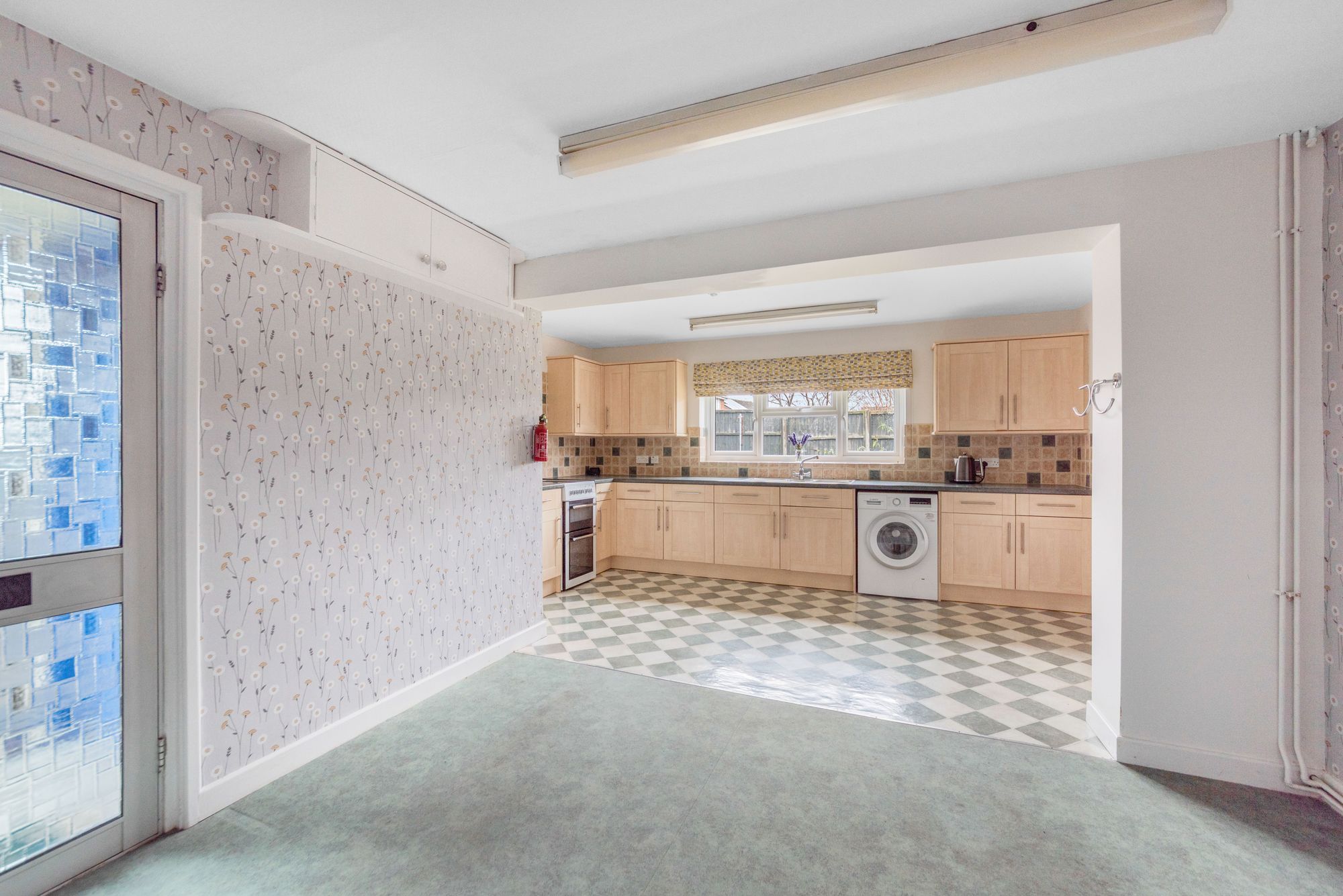 3 bed terraced house for sale in Orchard Grove, Worcester  - Property Image 4