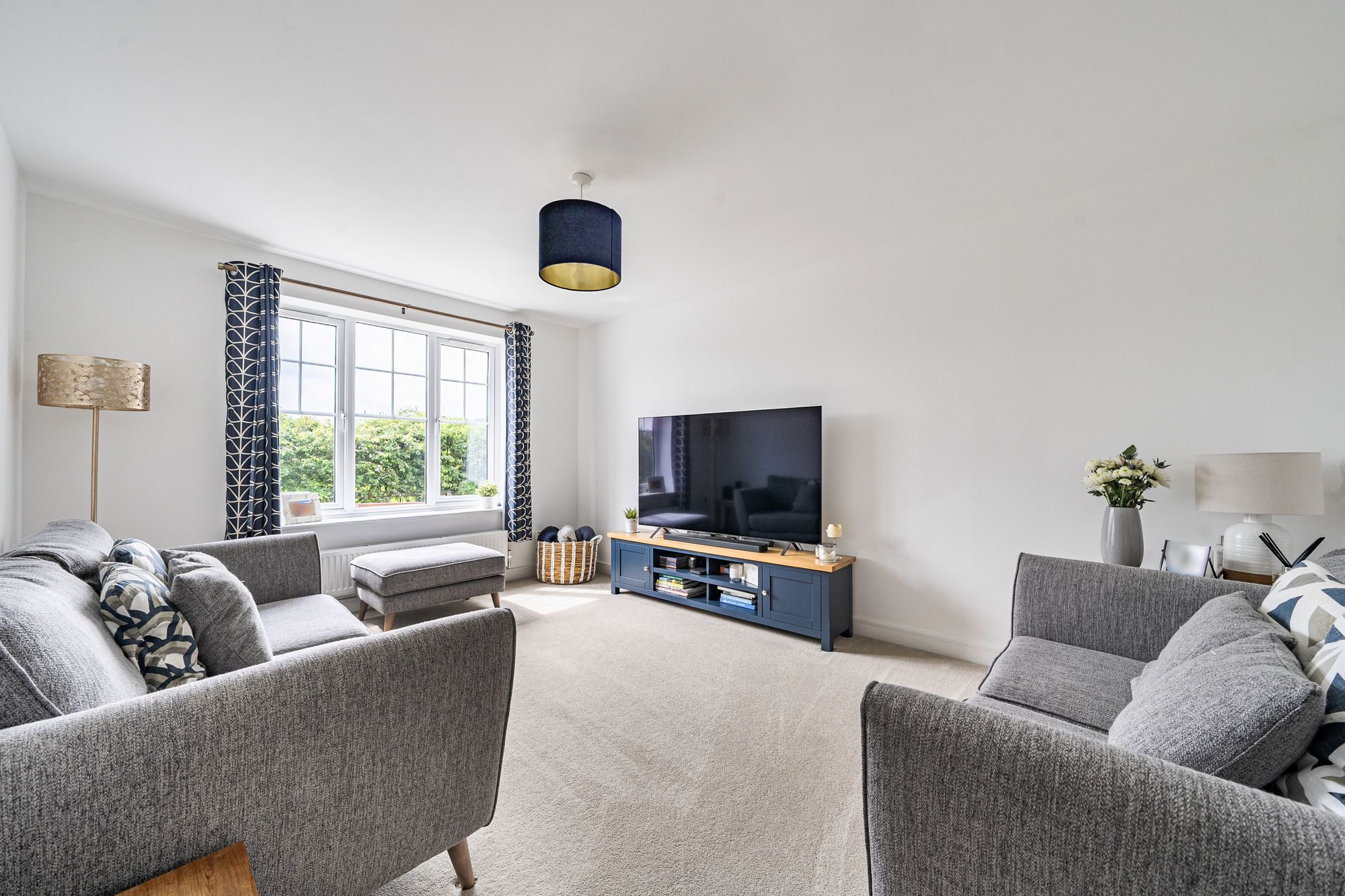 3 bed detached house for sale in Skylark Drive, Pershore 9