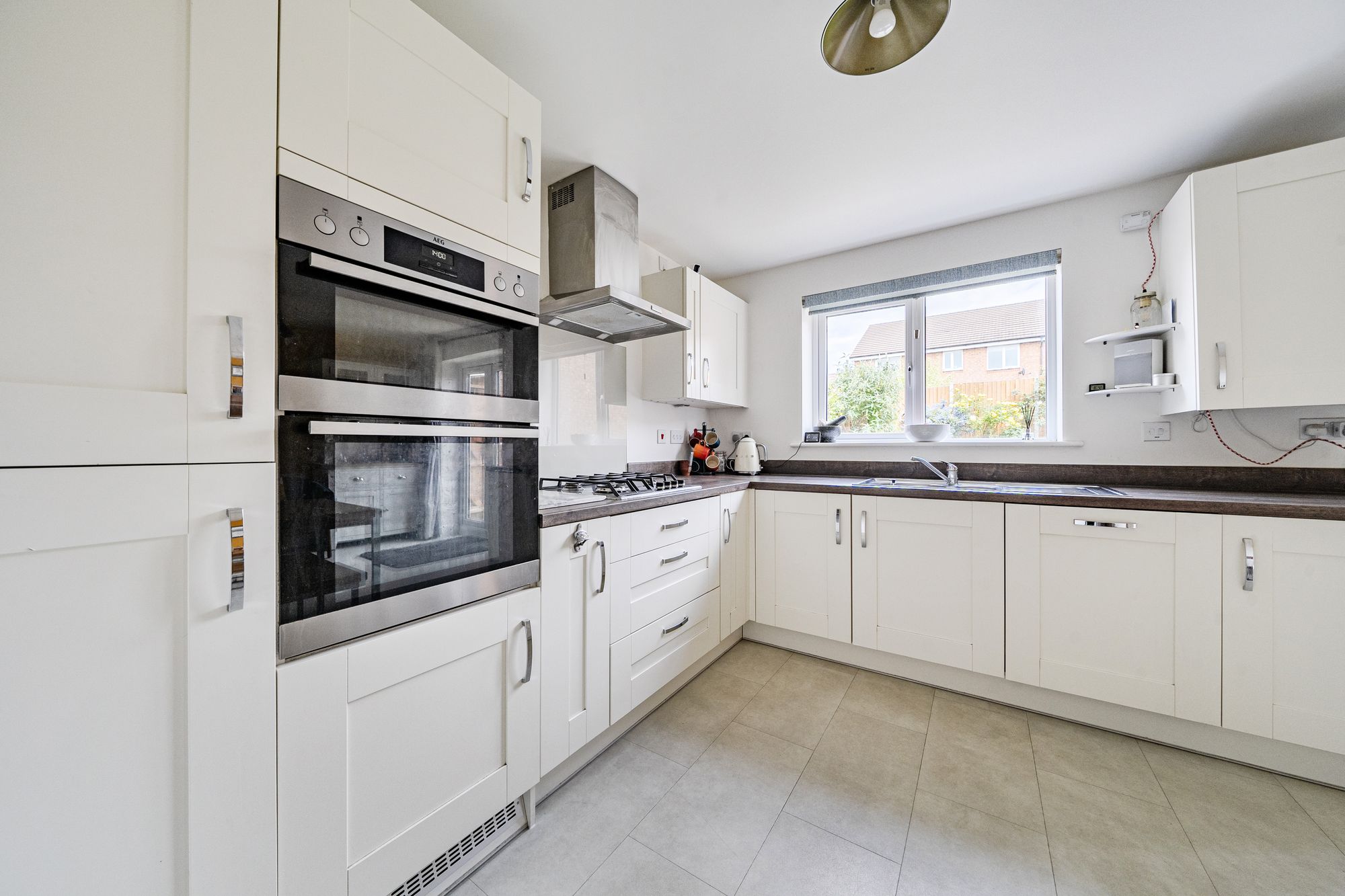 3 bed detached house for sale in Skylark Drive, Pershore  - Property Image 3