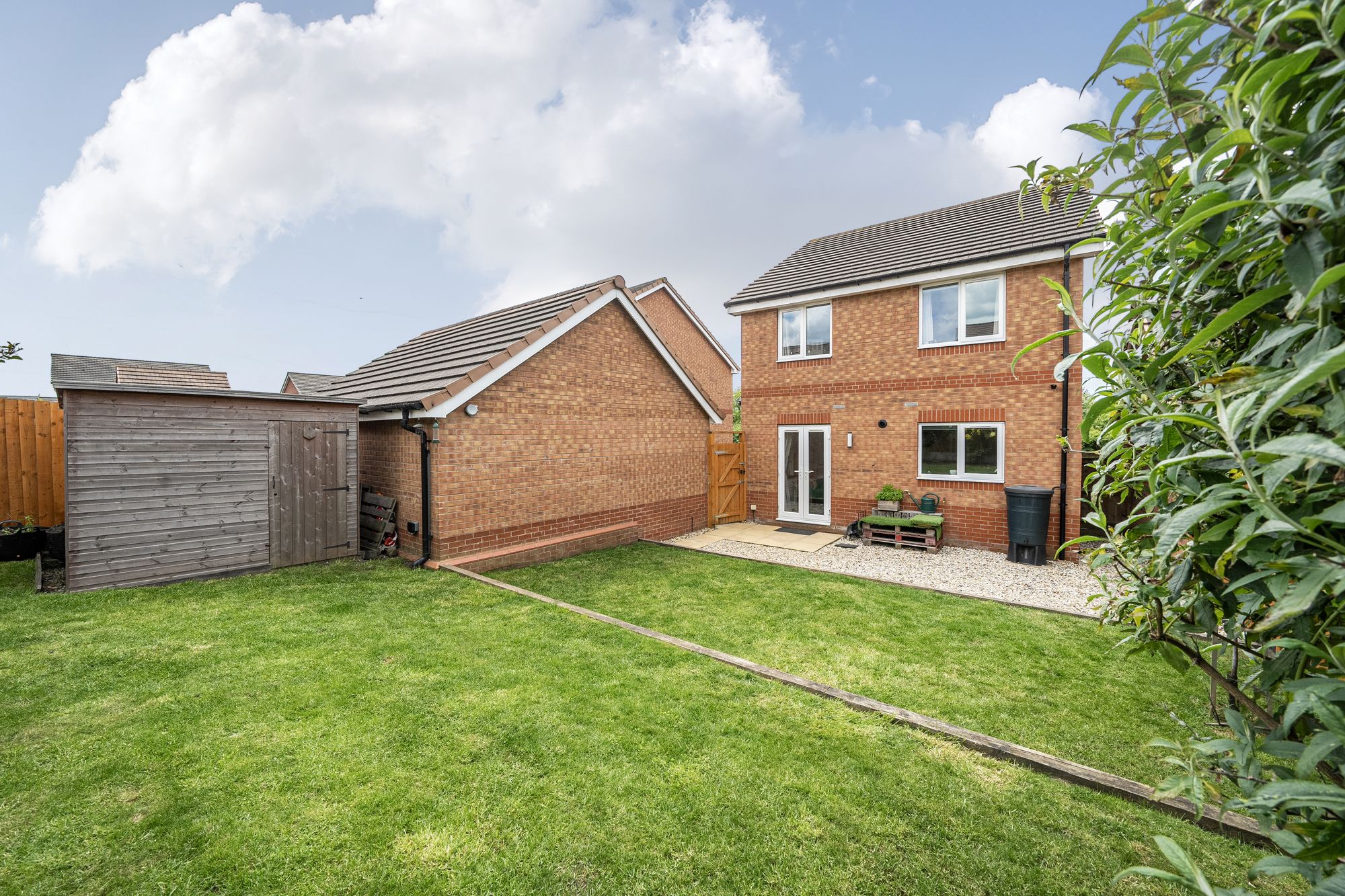 3 bed detached house for sale in Skylark Drive, Pershore 18