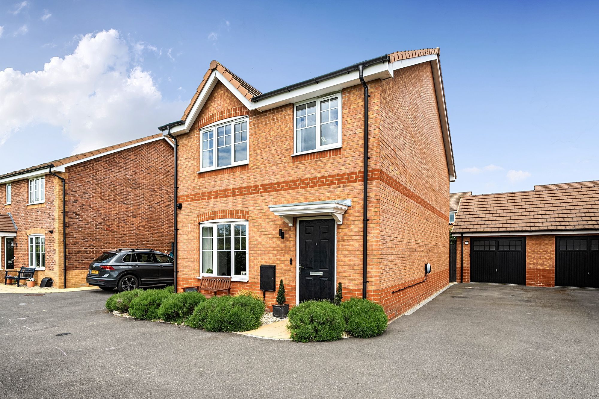 3 bed detached house for sale in Skylark Drive, Pershore  - Property Image 1