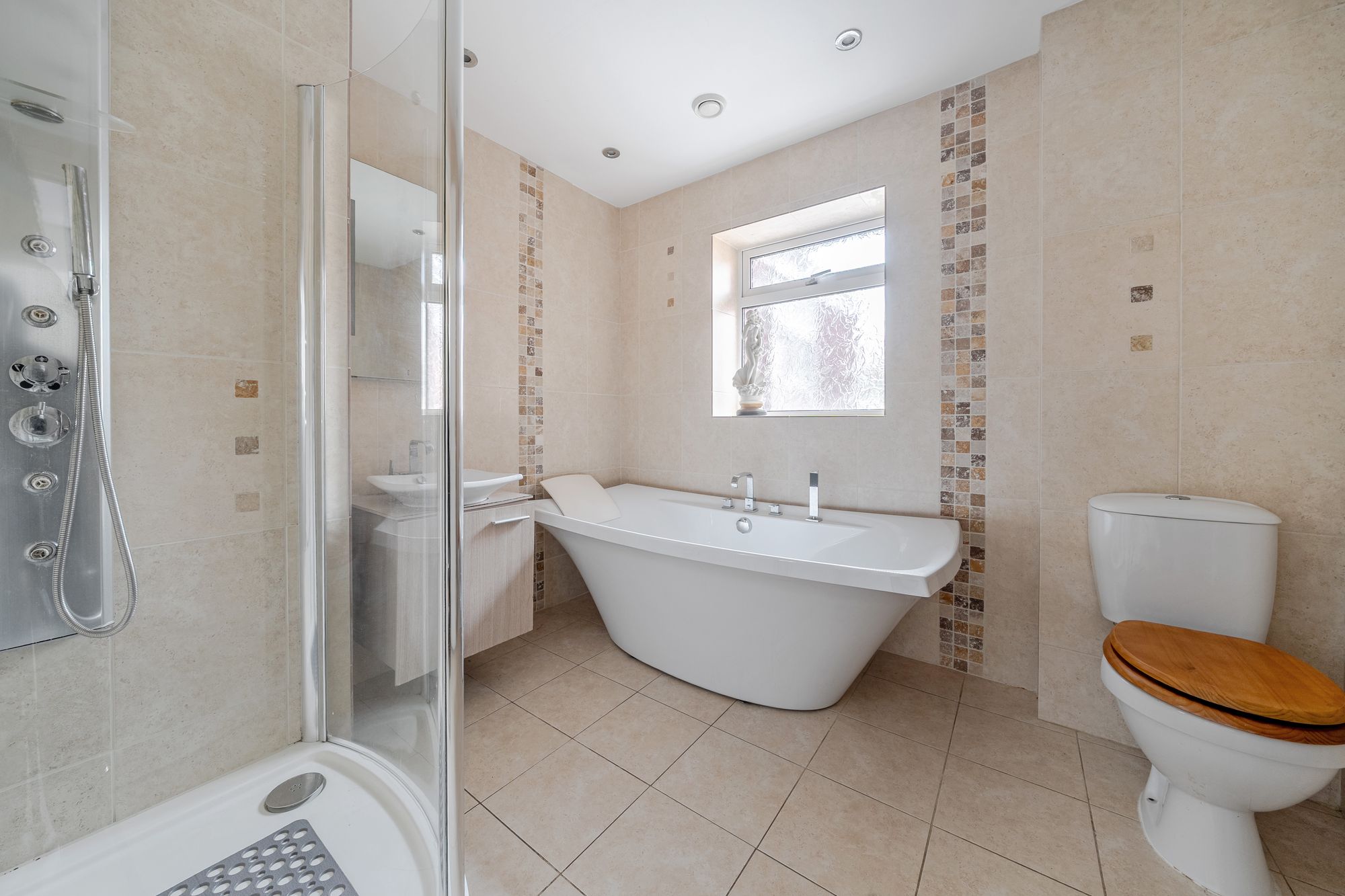 4 bed detached bungalow for sale in Holloway Drive, Pershore  - Property Image 15