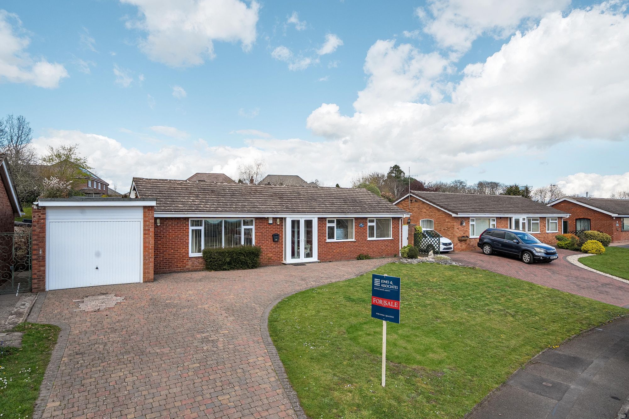 4 bed detached bungalow for sale in Holloway Drive, Pershore, WR10