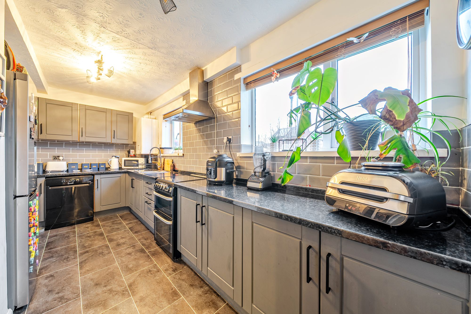 3 bed semi-detached house for sale in Farleigh Road, Pershore  - Property Image 3