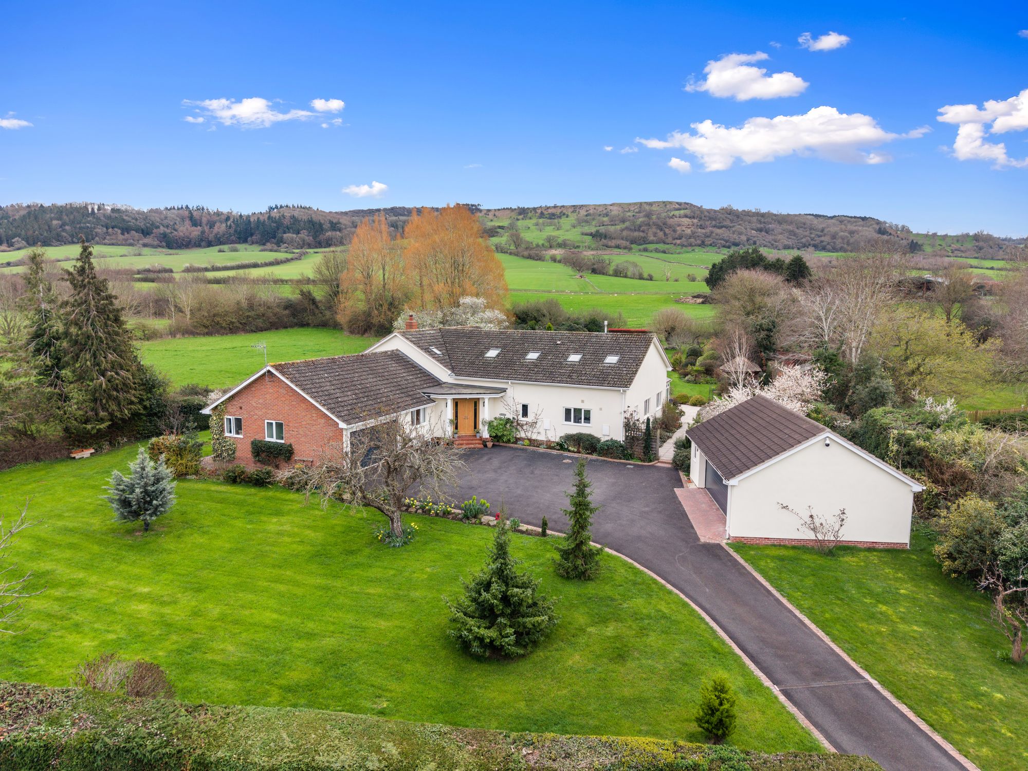 5 bed detached house for sale in Russell Street, Pershore  - Property Image 1