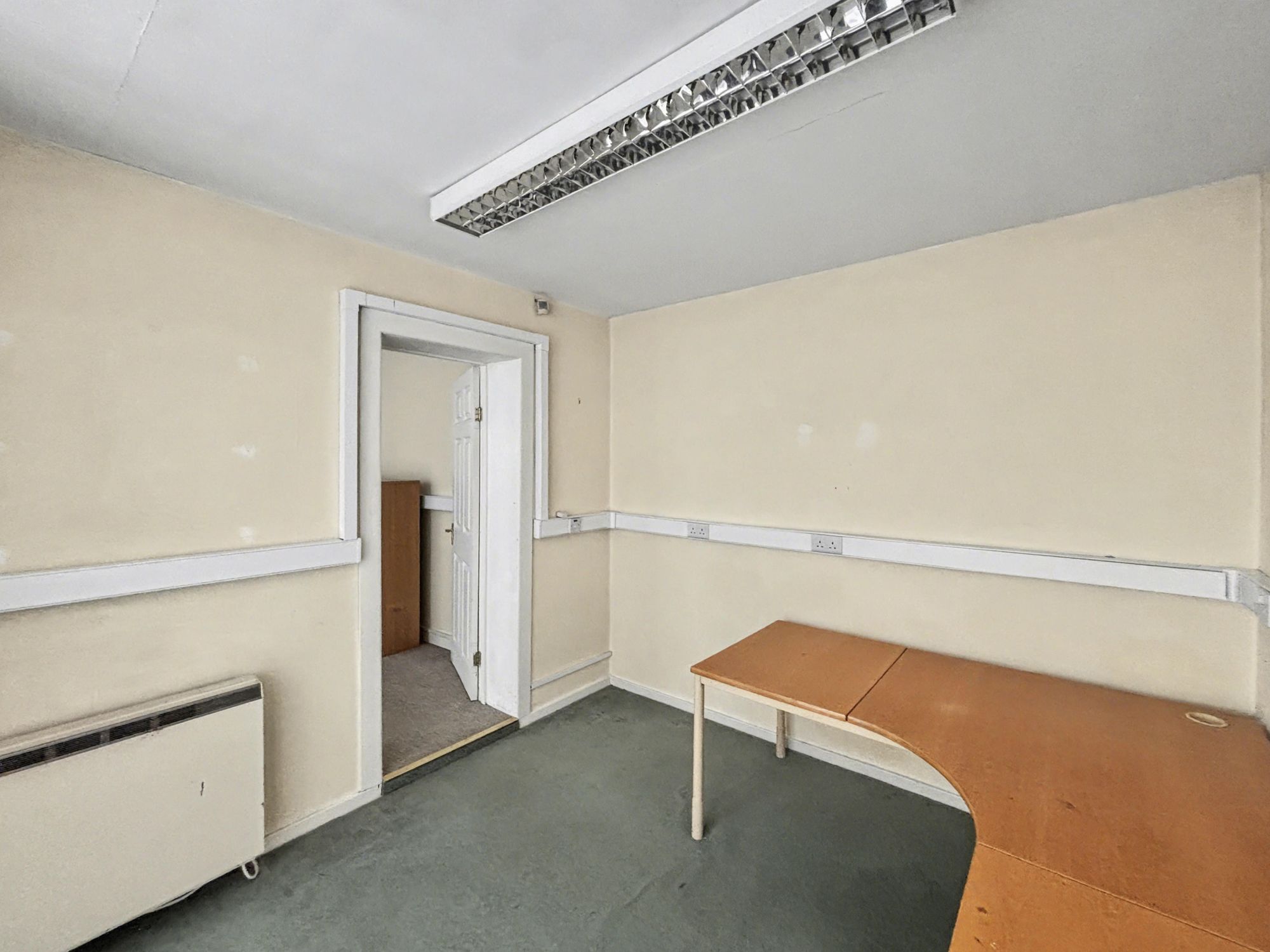 To rent in Broad Street, Pershore 4