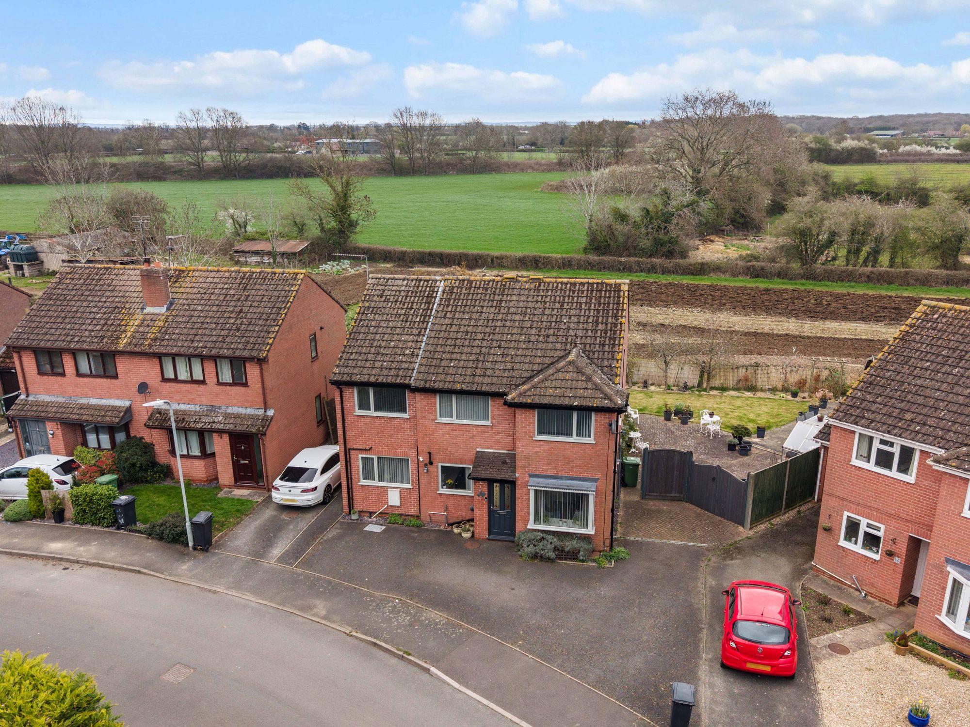 4 bed detached house for sale in Hawthorne Close, Pershore - Property Image 1