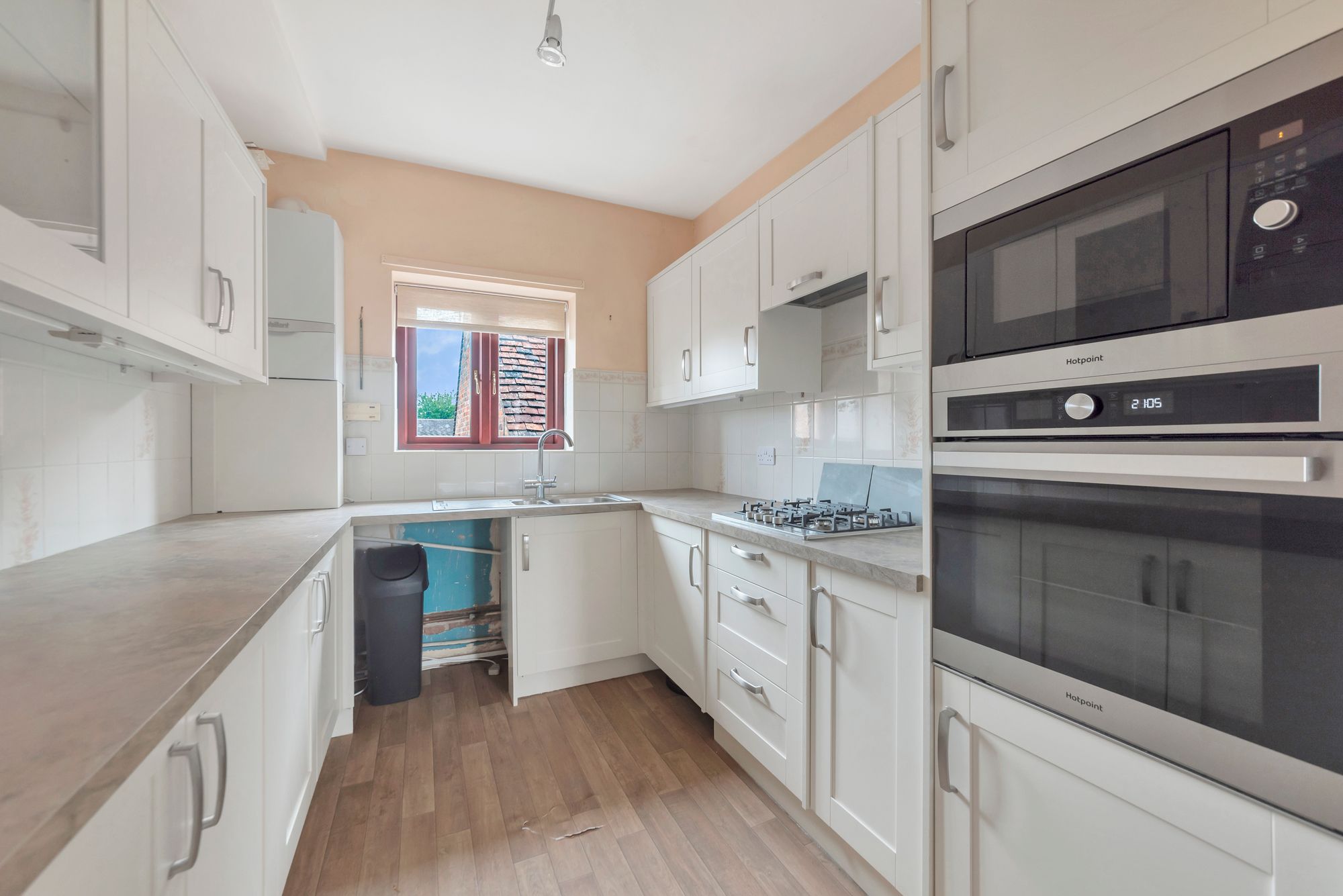2 bed flat for sale in Bridge Street, Pershore  - Property Image 3