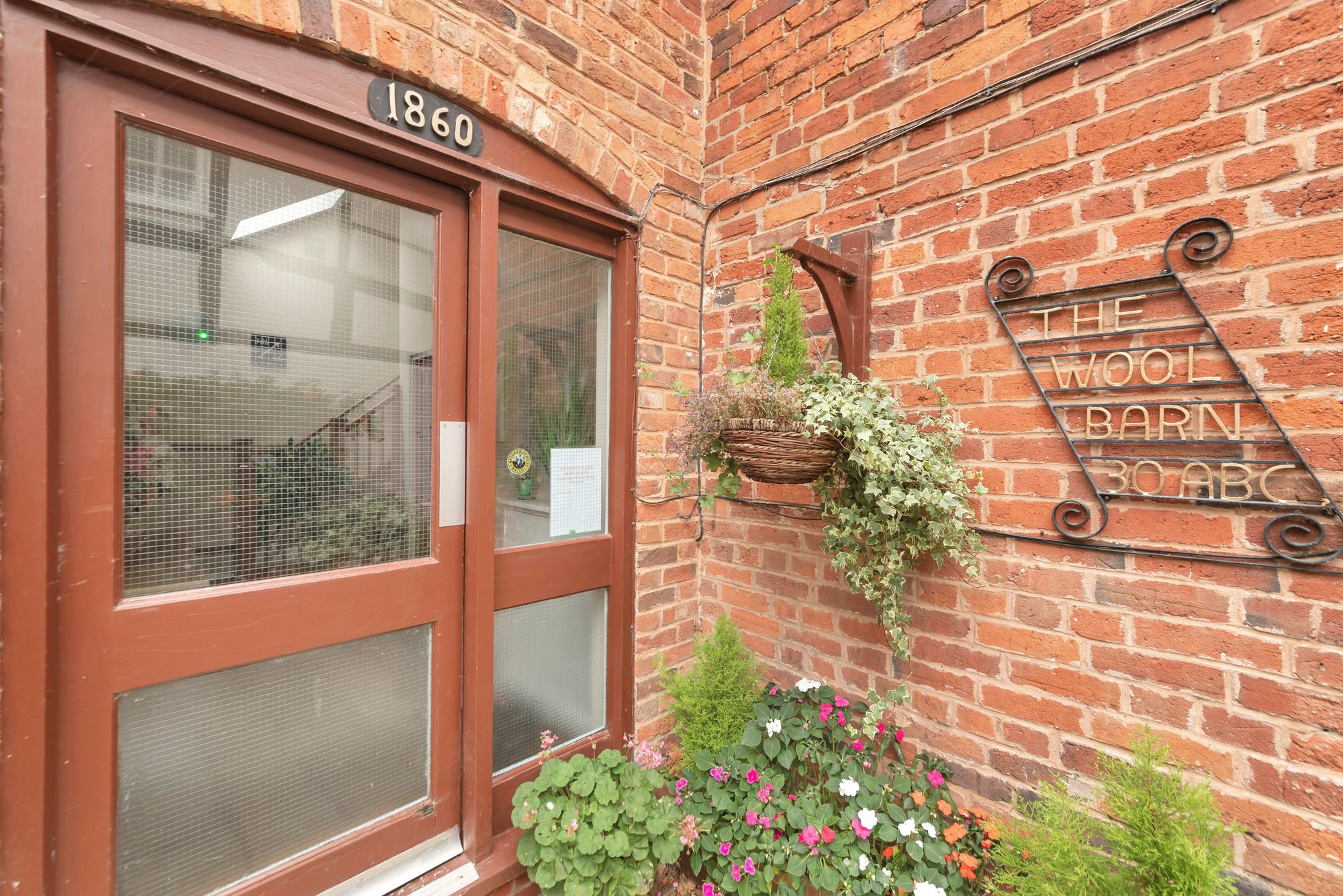 2 bed flat for sale in Bridge Street, Pershore 1