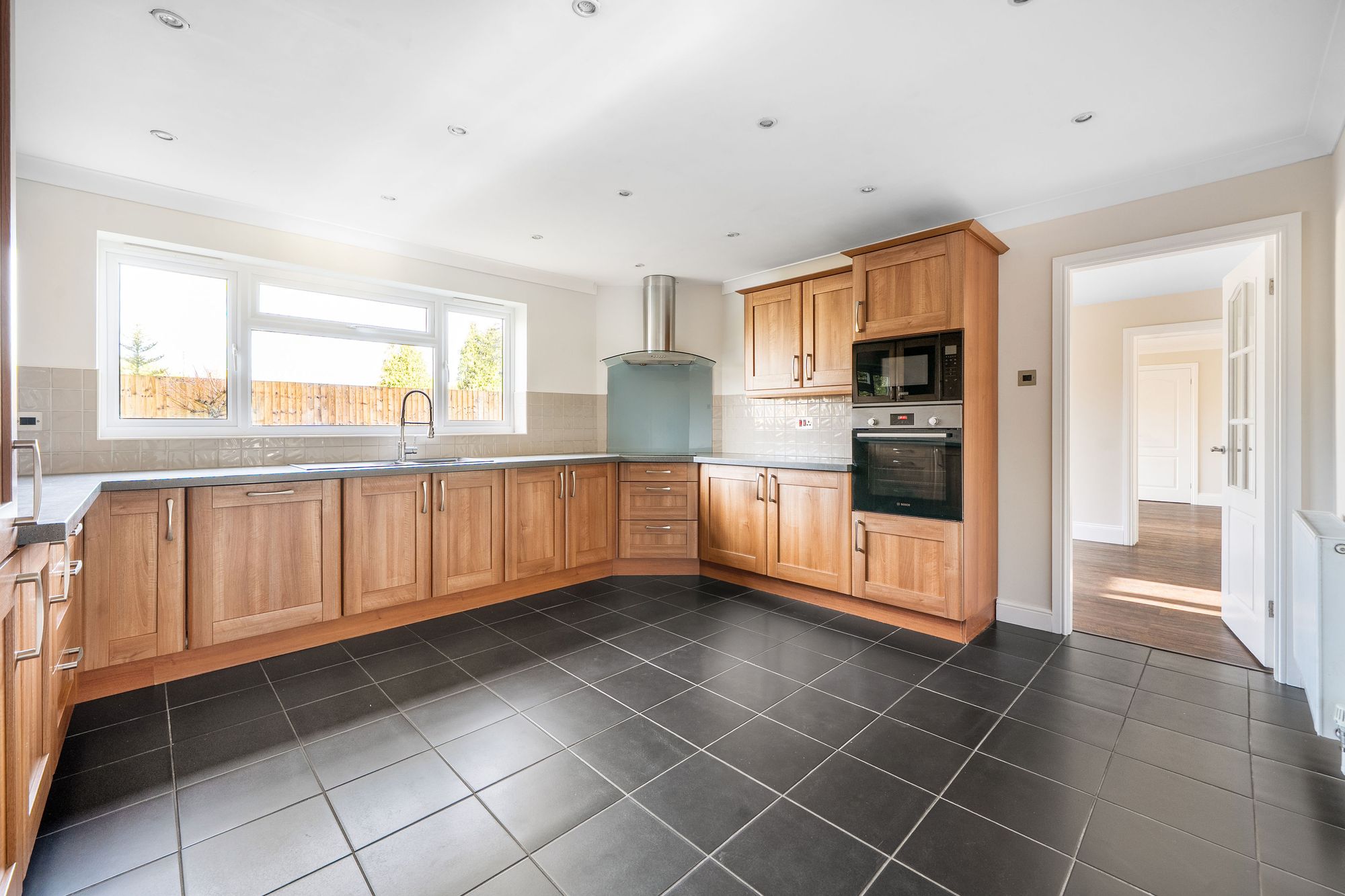 5 bed detached house for sale in Butt Furlong, Pershore 1