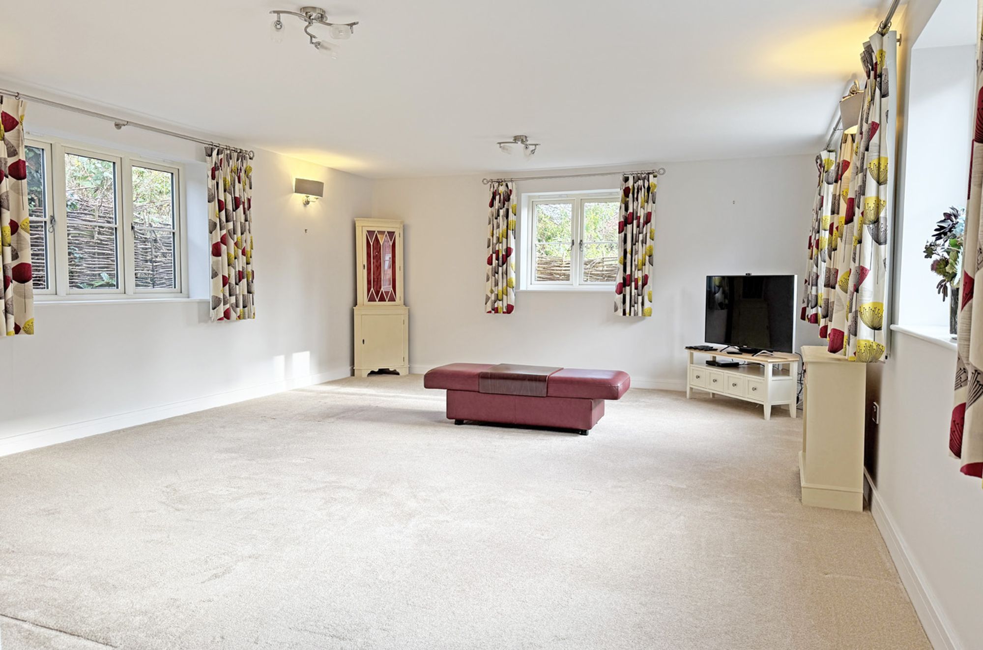 3 bed cottage for sale in High Street, Pershore 3