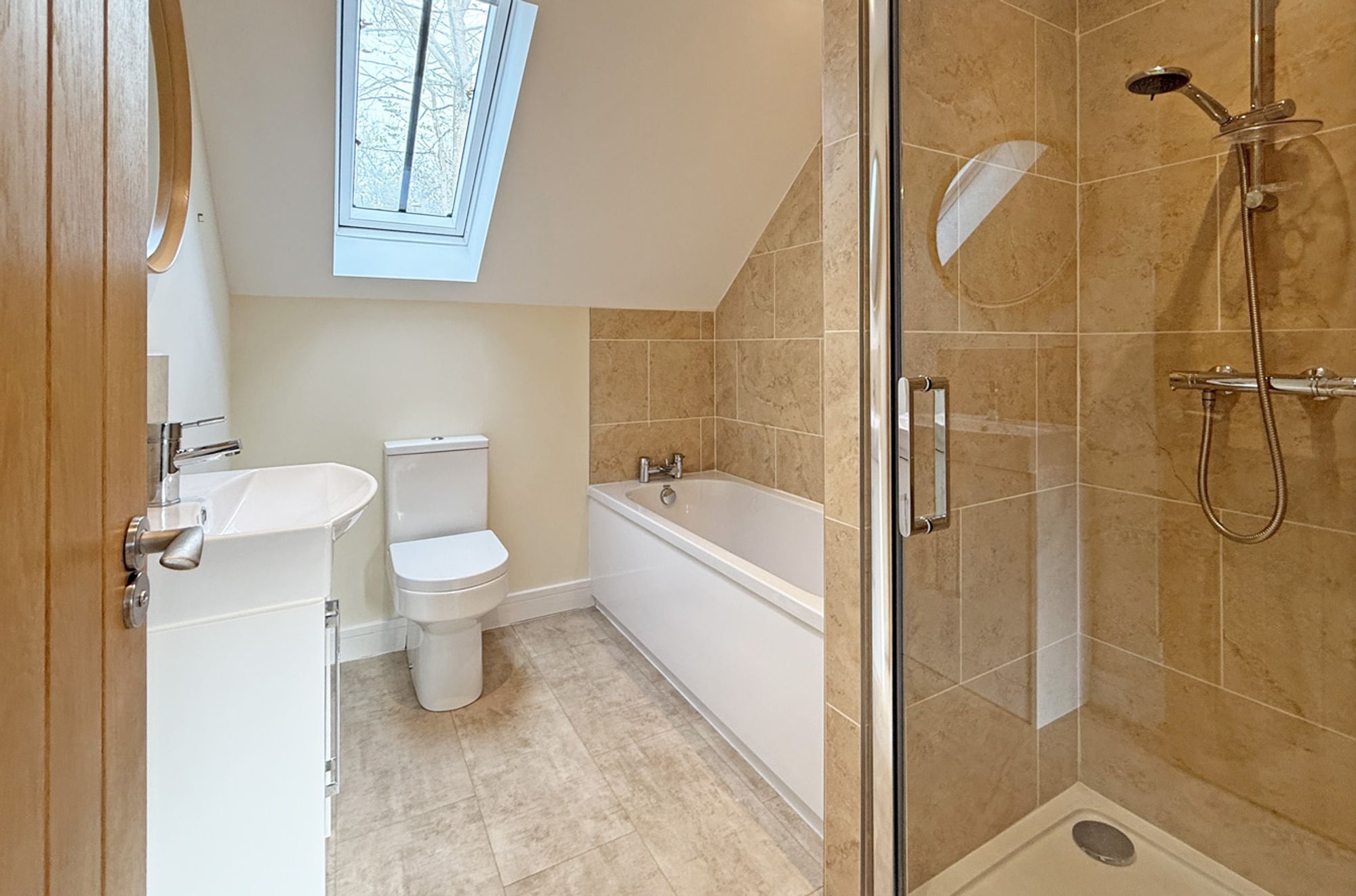 3 bed cottage for sale in High Street, Pershore 12