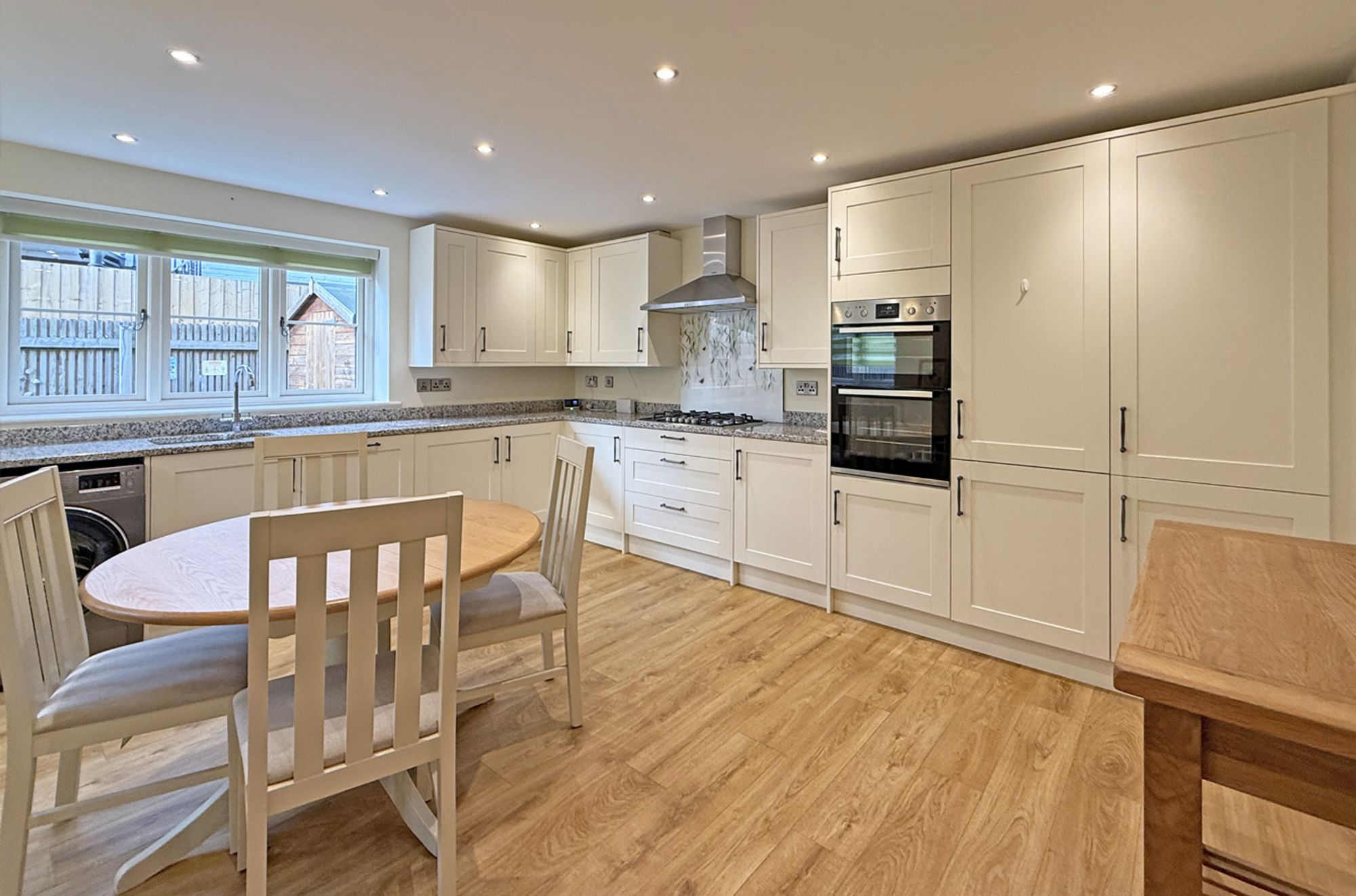 3 bed cottage for sale in High Street, Pershore 1