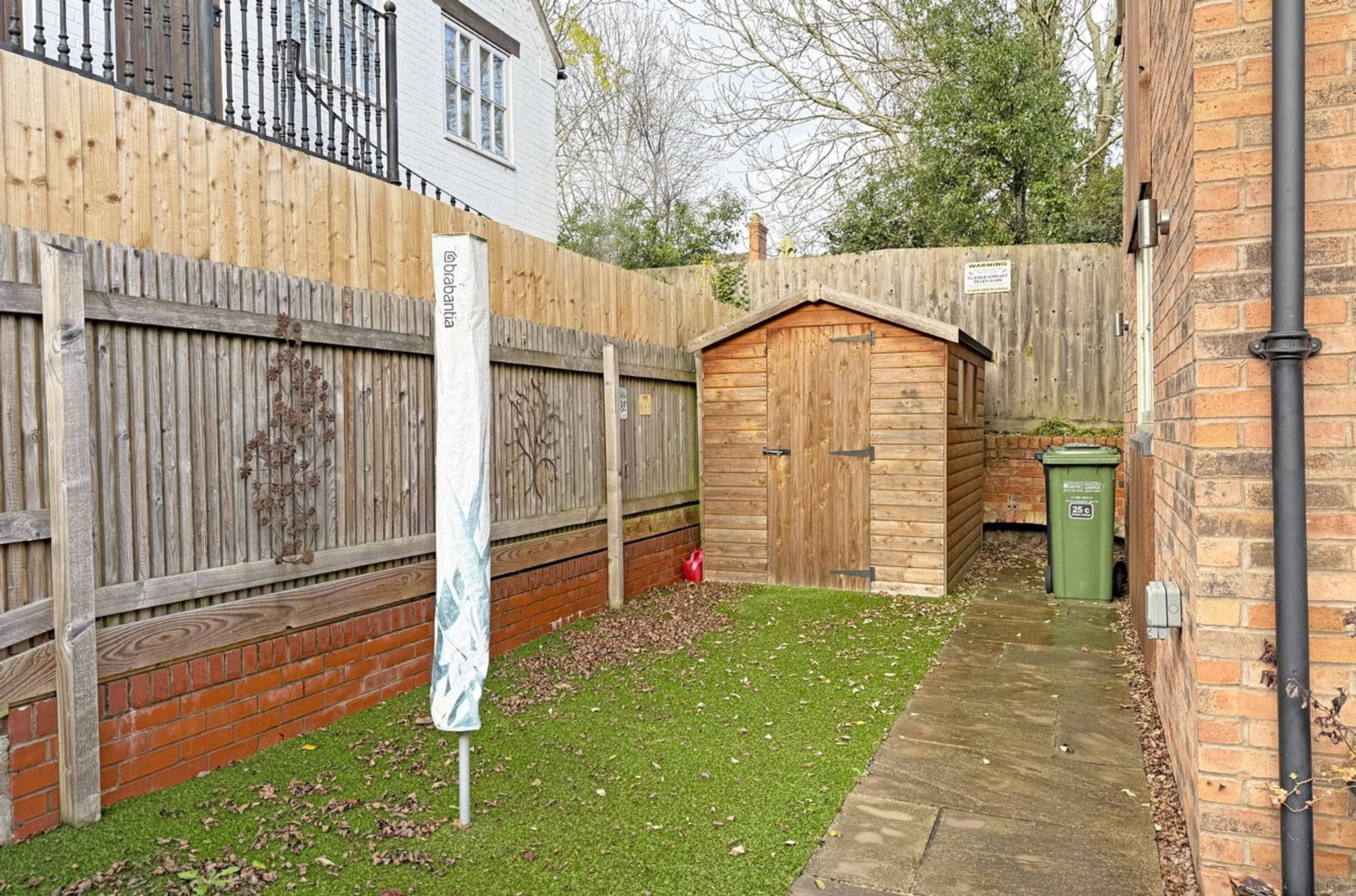 3 bed cottage for sale in High Street, Pershore 14