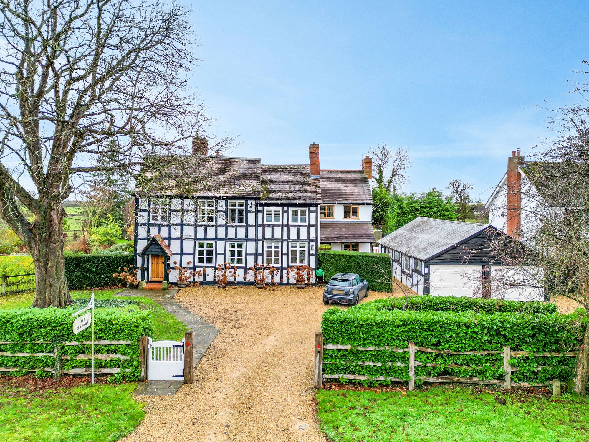 5 bed detached house for sale in Naunton Beauchamp, Pershore - Property Image 1