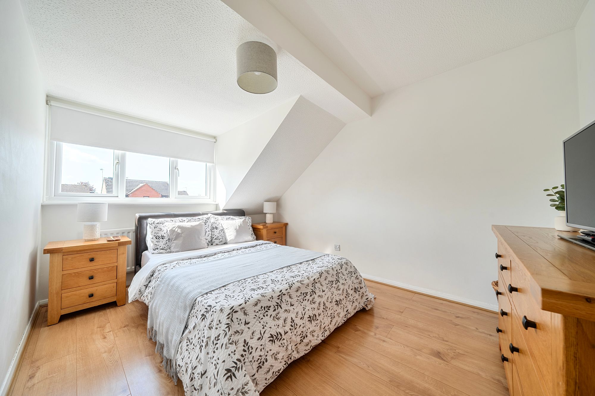 3 bed semi-detached house for sale in Chestnut Close, Pershore 7
