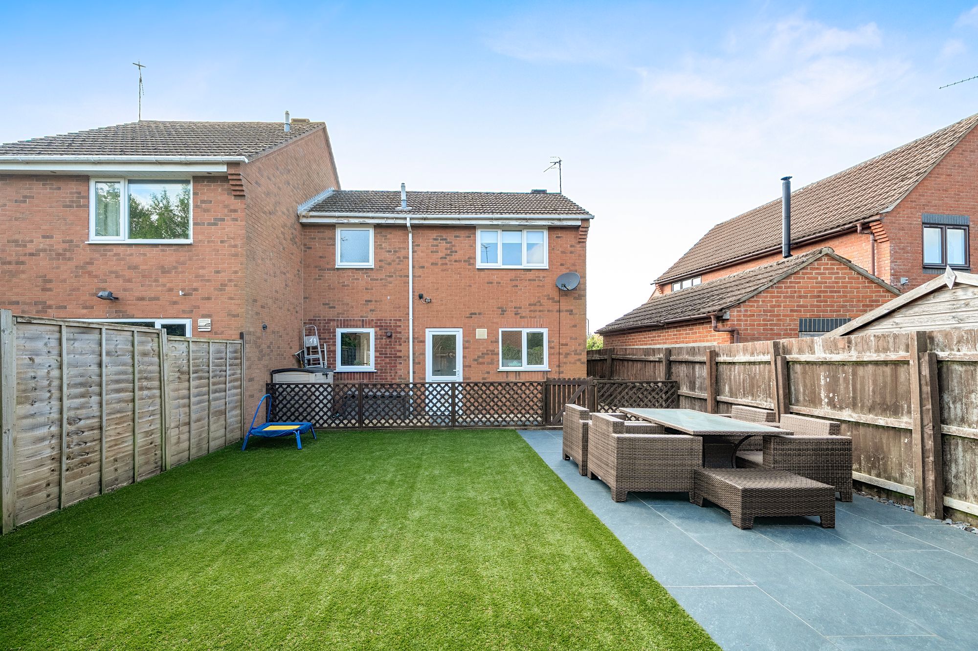 3 bed semi-detached house for sale in Chestnut Close, Pershore 12