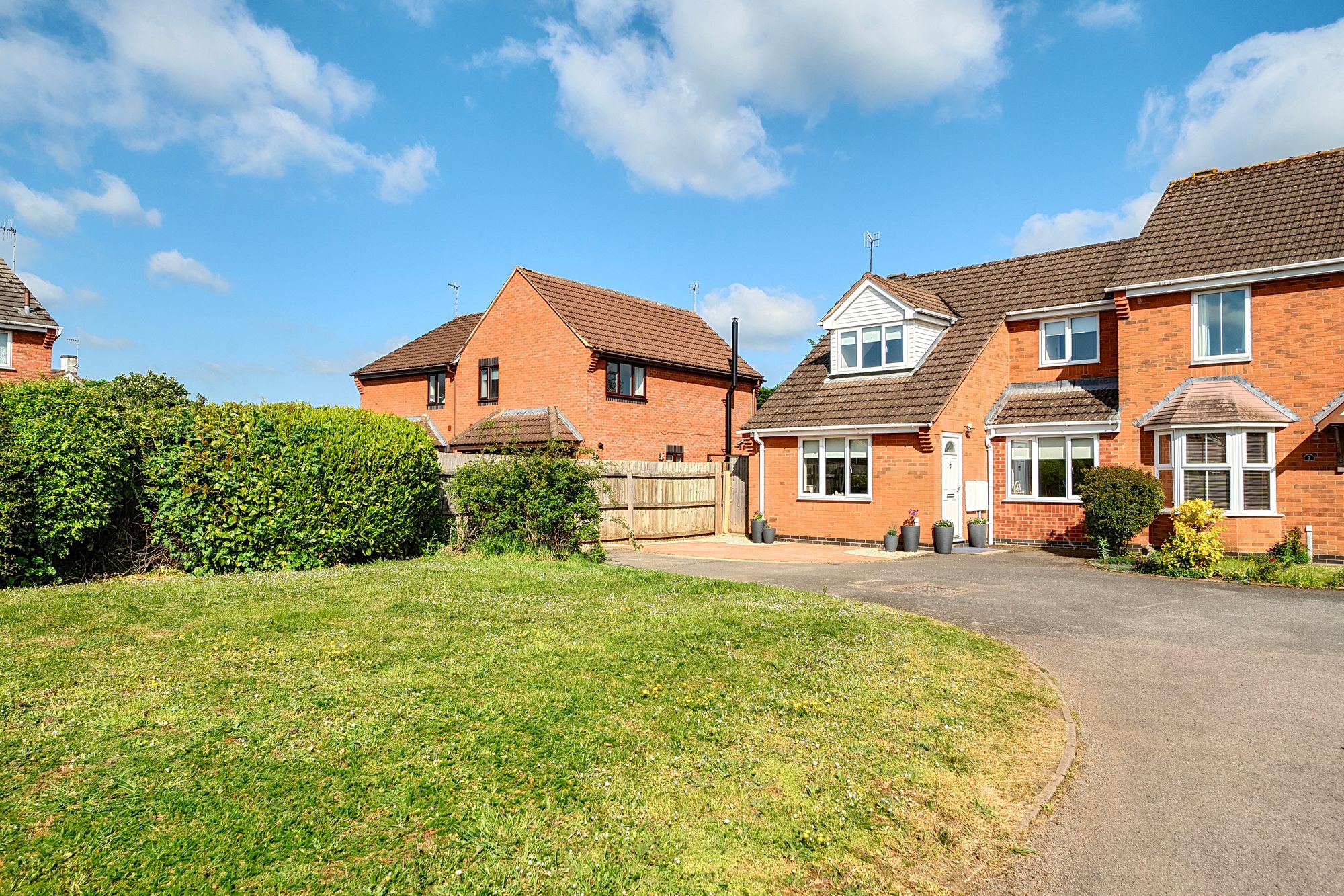 3 bed semi-detached house for sale in Chestnut Close, Pershore 17
