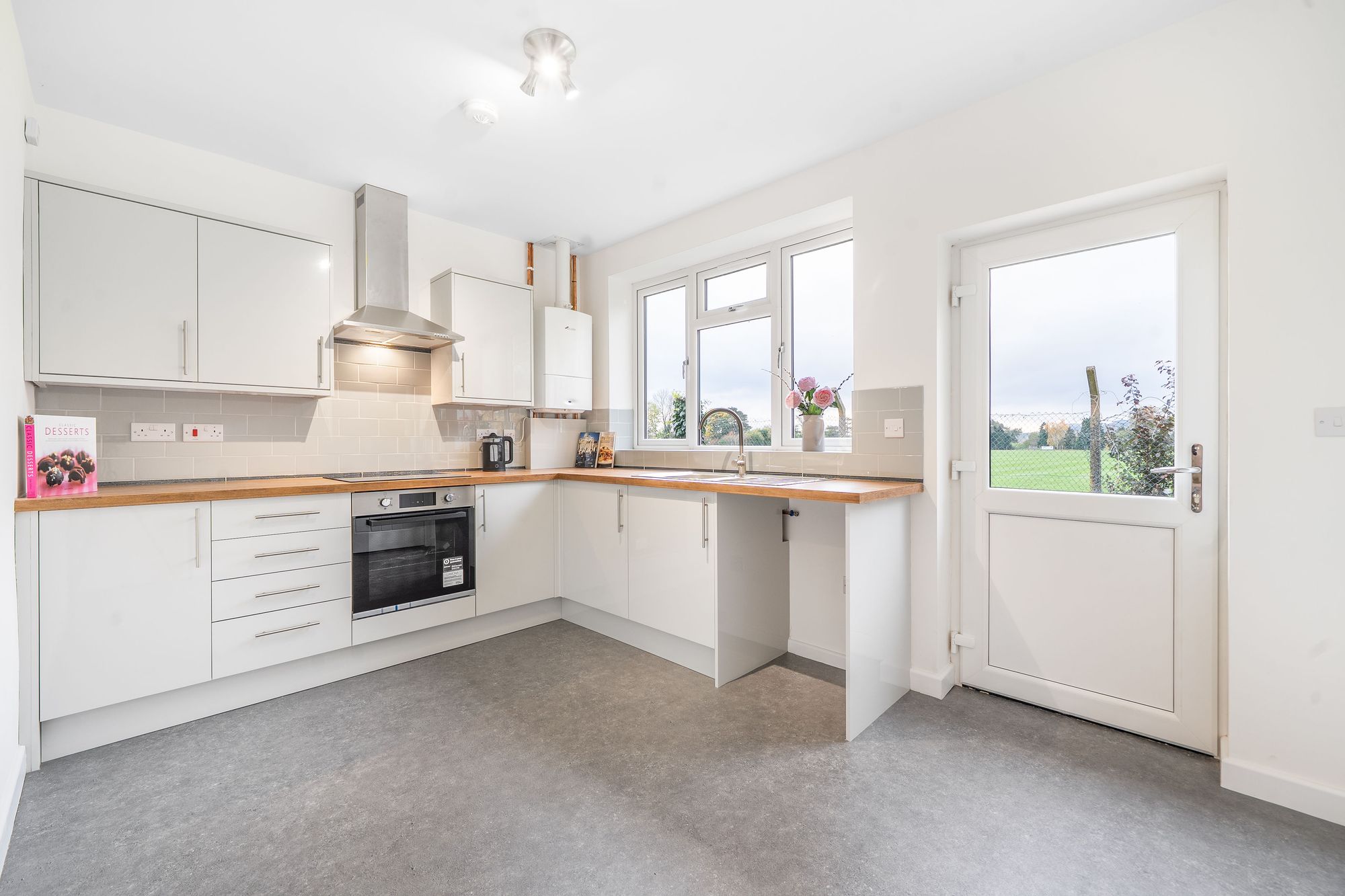 4 bed detached house for sale in Woodbury Road North, Stourport-On-Severn 2